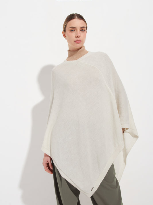 Almendra Poncho Baby Alpaca Color Ecru