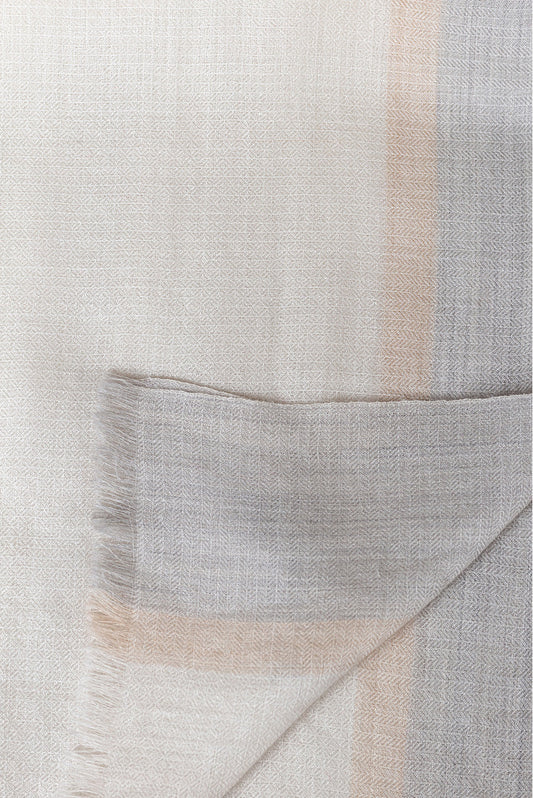 Baccarat Shawl Royal Alpaca & Silk Color Ecru