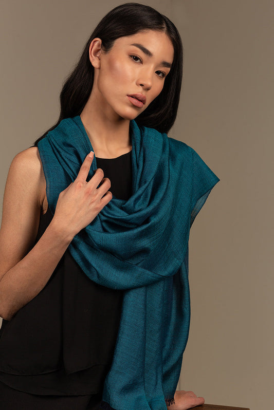 Bilbao Shawl Royal Alpaca & Silk Color Petroleo