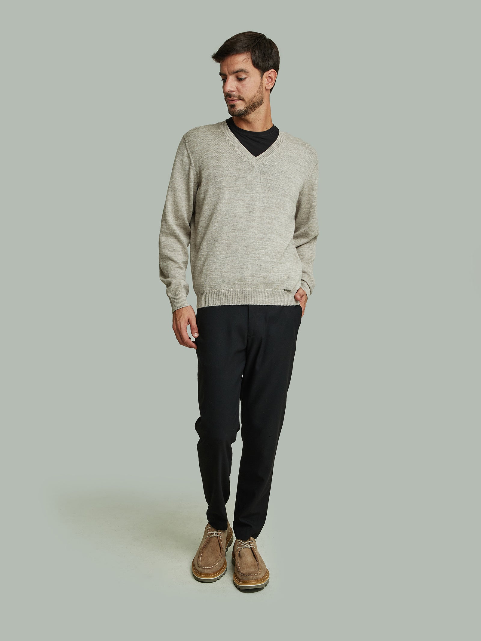 Suéter Alan De Baby Alpaca Color Polvo