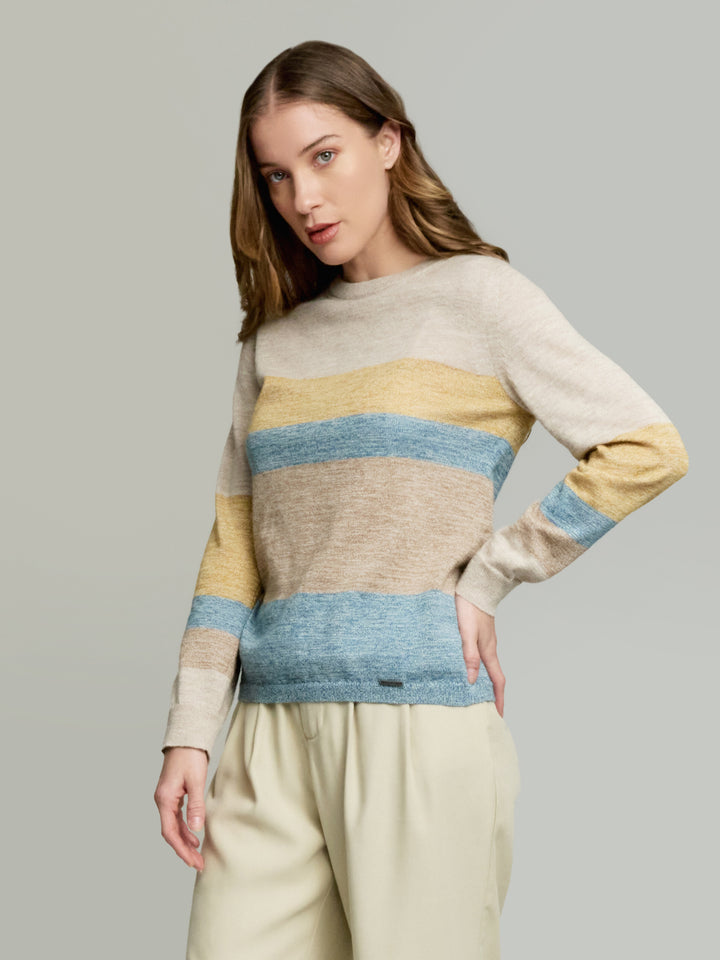 Suéter Yamelia de baby alpaca color azul claro