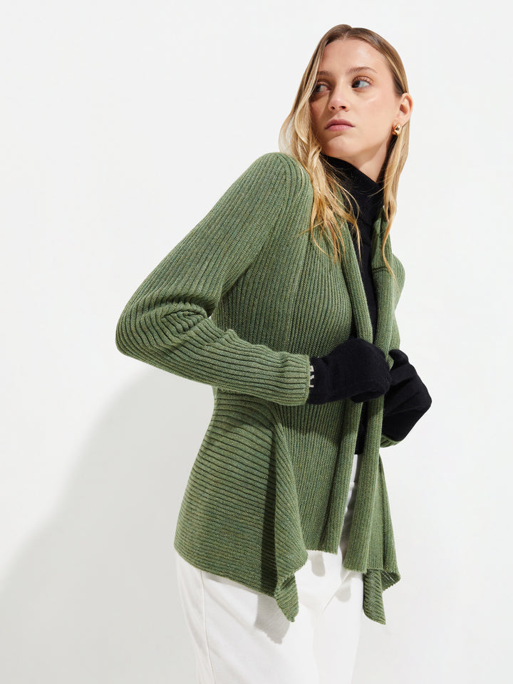 Cárdigan Yzzie para bebé de alpaca color verde