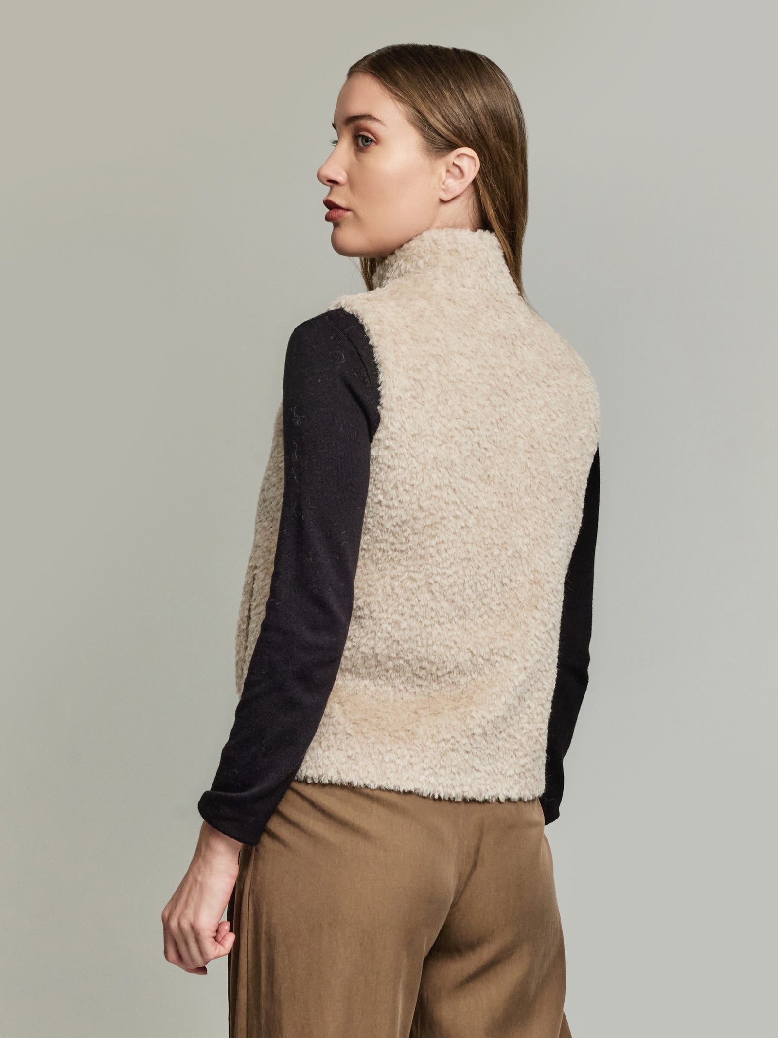 Young Vest Alpaca Suri & Wool Color Beige