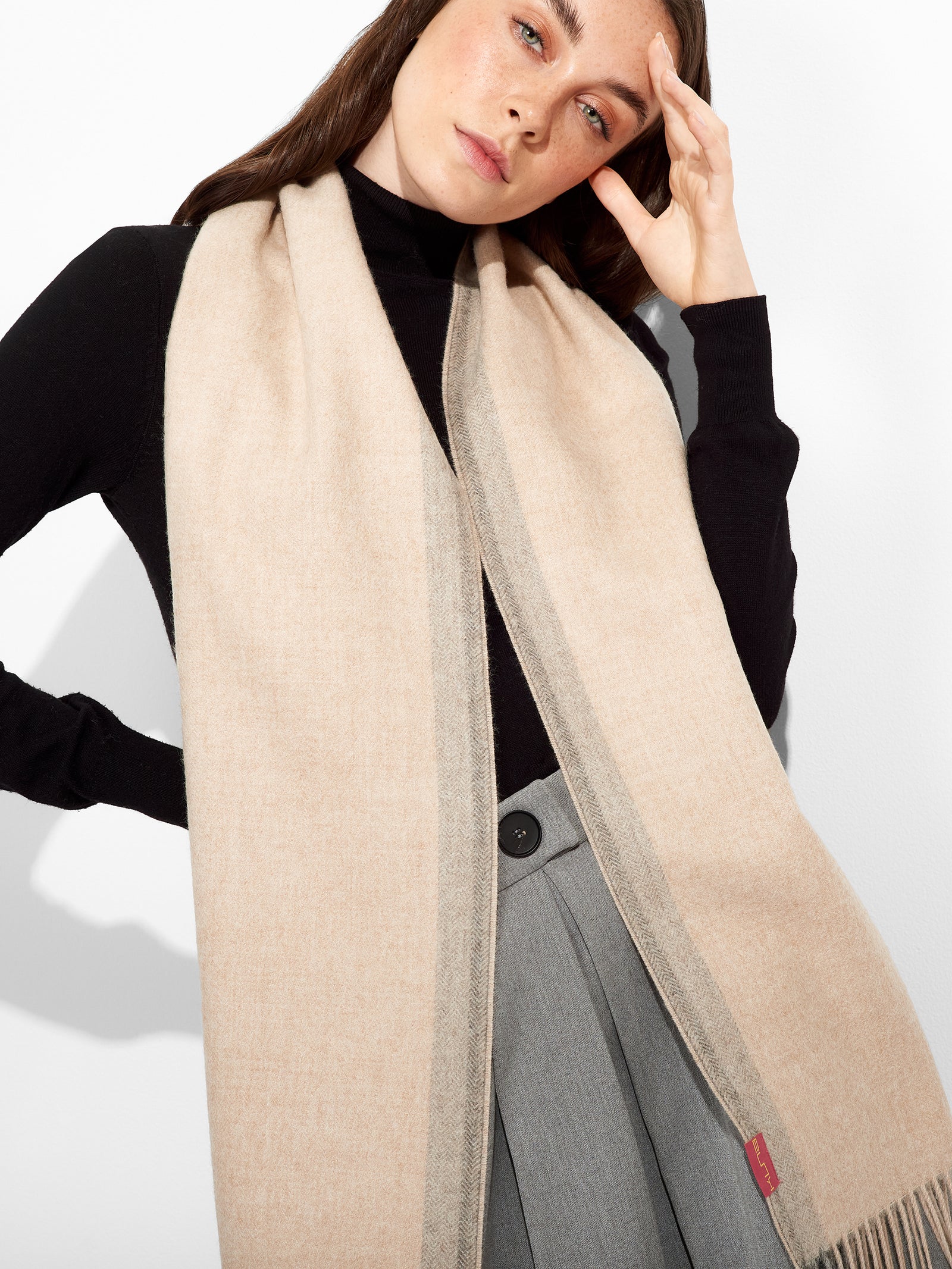 Ravenna Scarf Baby Alpaca Color Beige