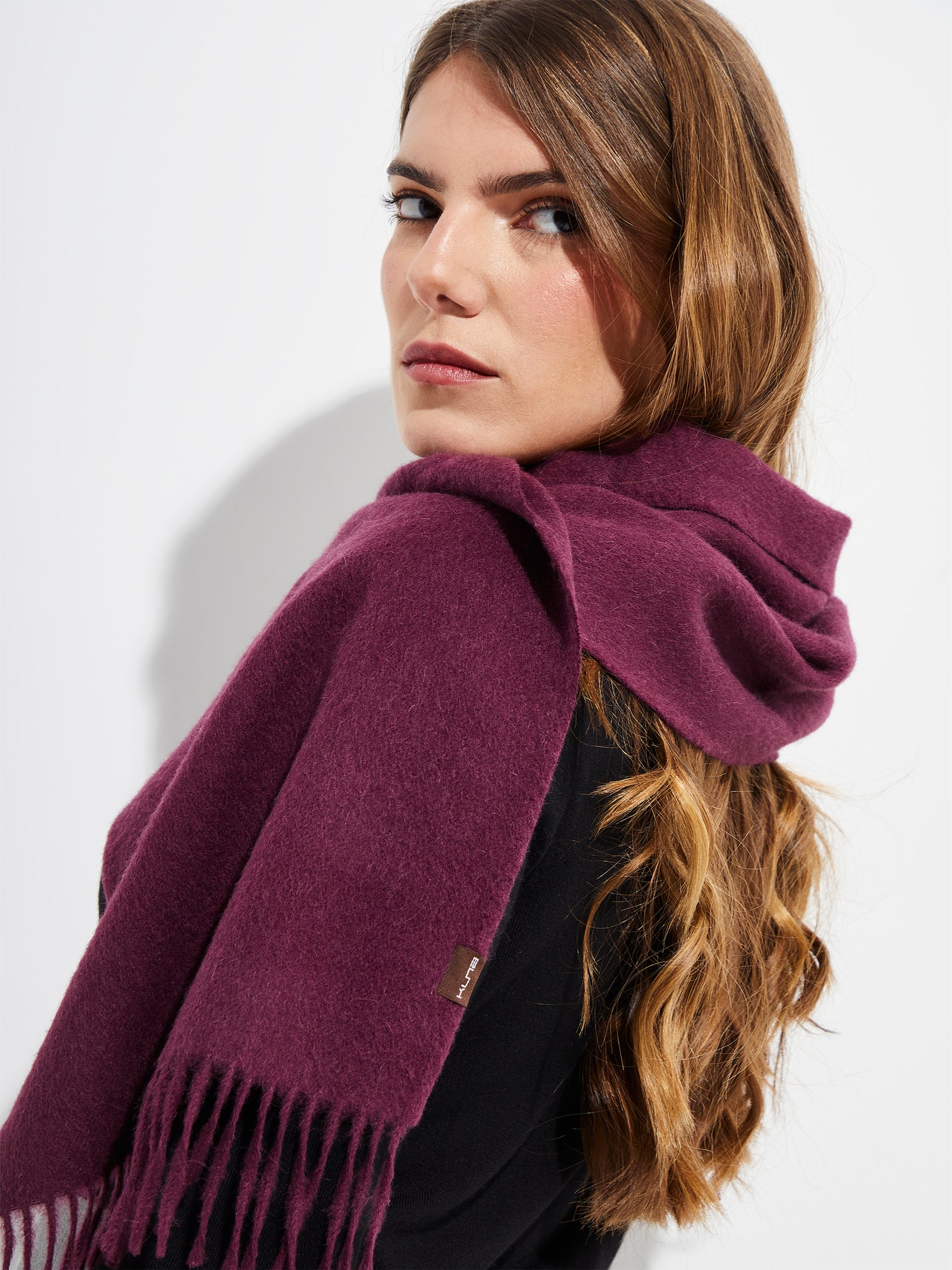 Jamas Scarf Royal Alpaca Color Guinda