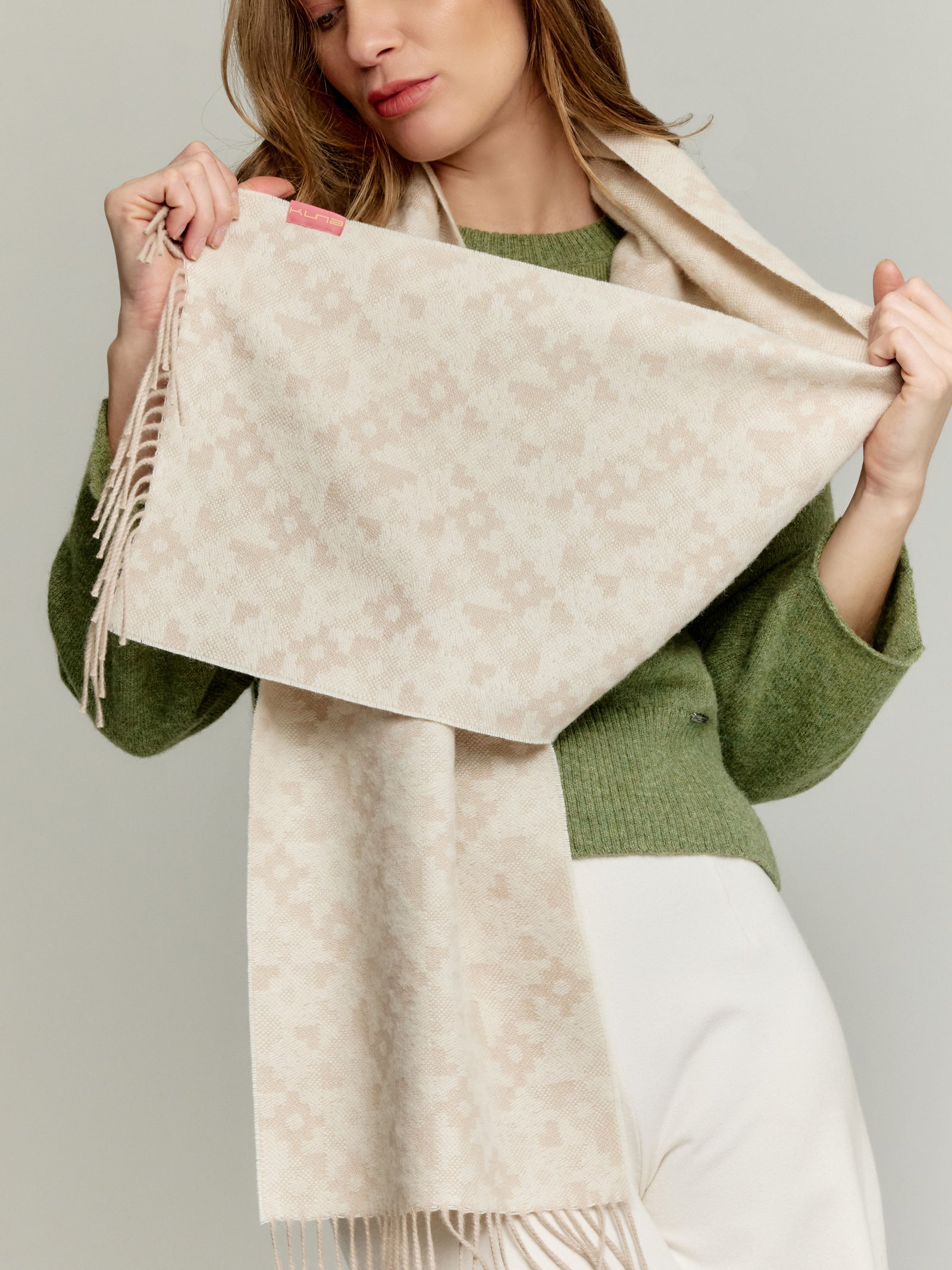 Yldis Scarf Baby Alpaca Color Beige