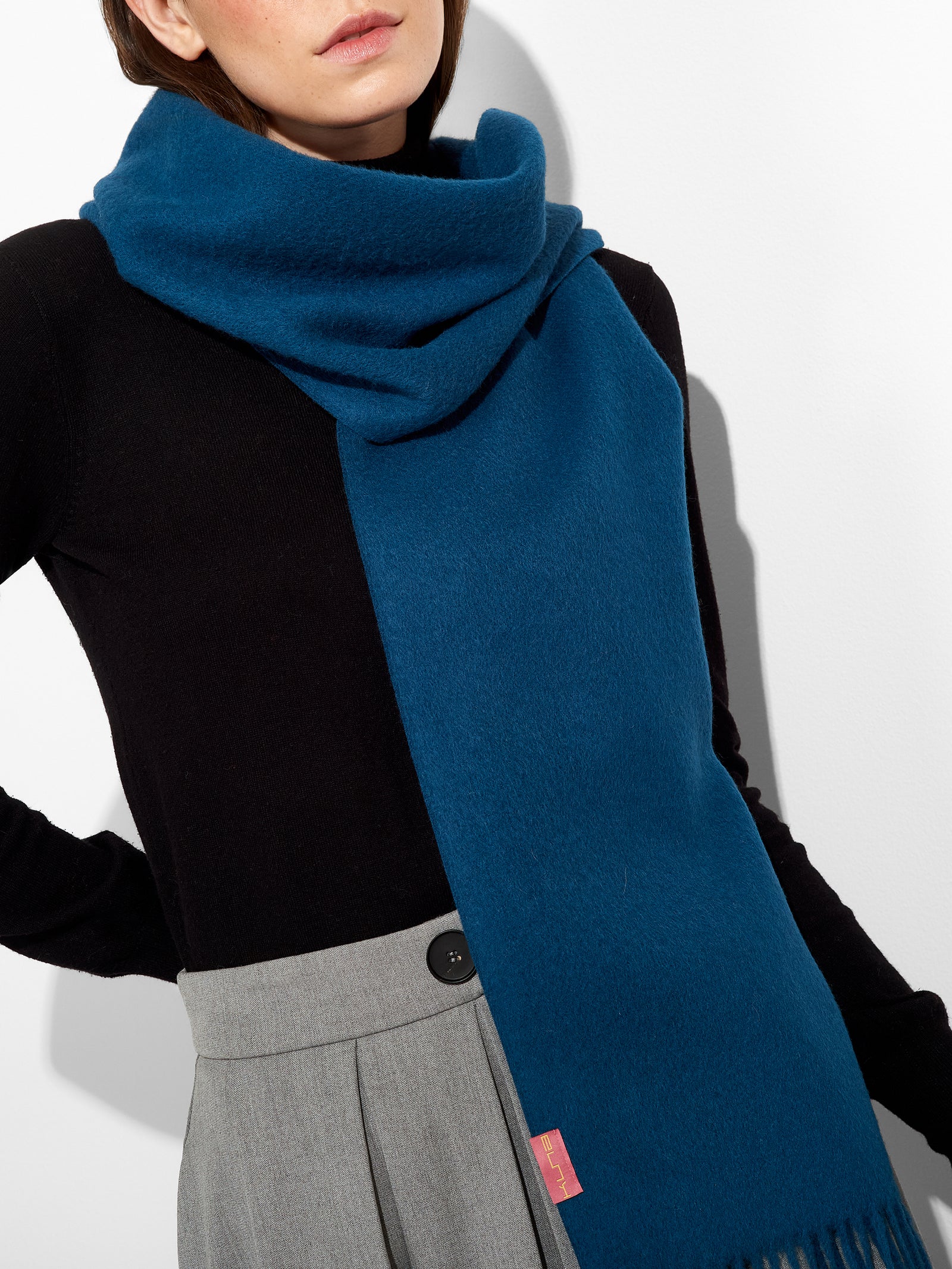 Adrian Scarf Baby Alpaca Color Blue