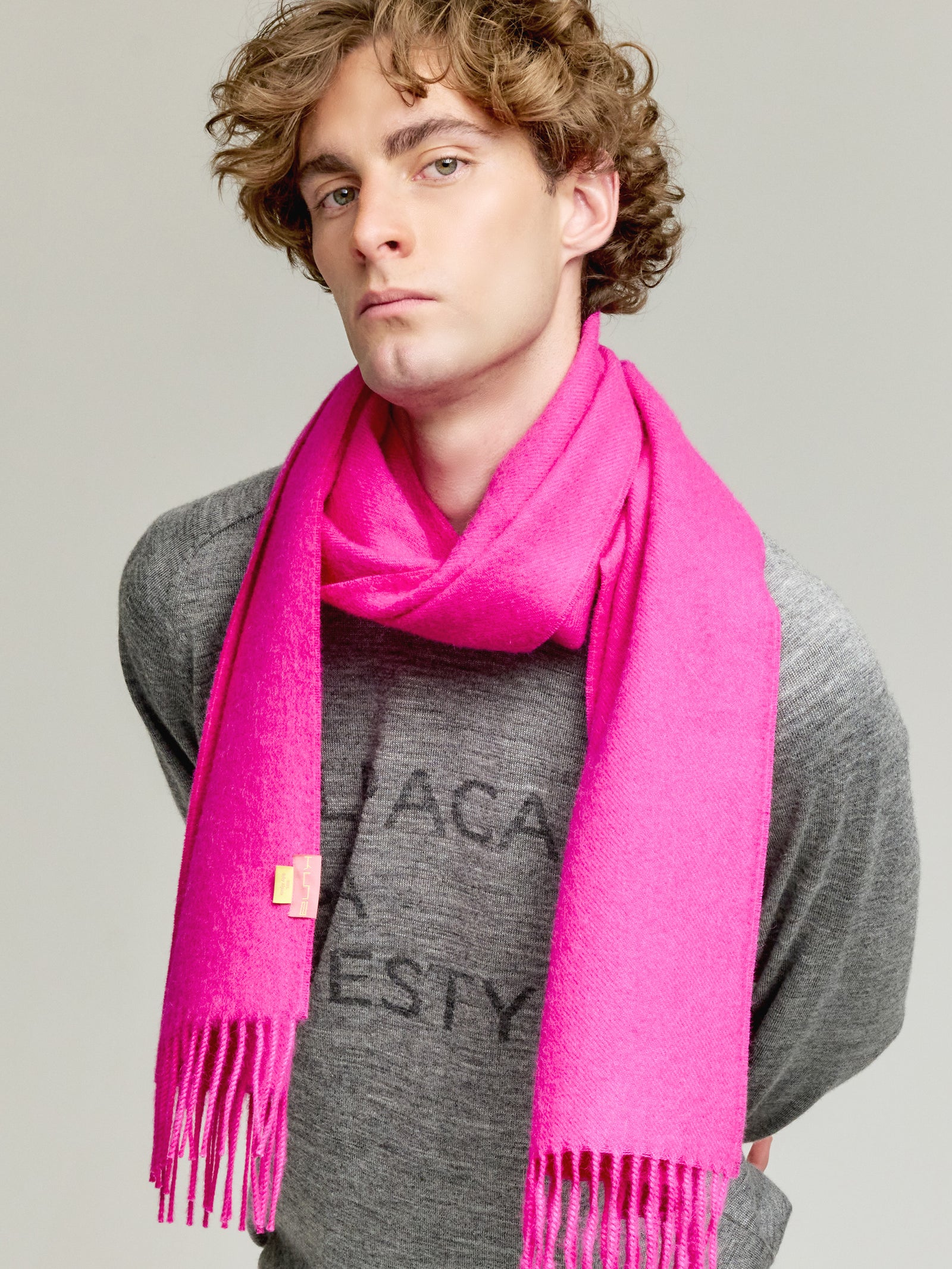 Bufanda Adrian Baby Alpaca Color Fucsia