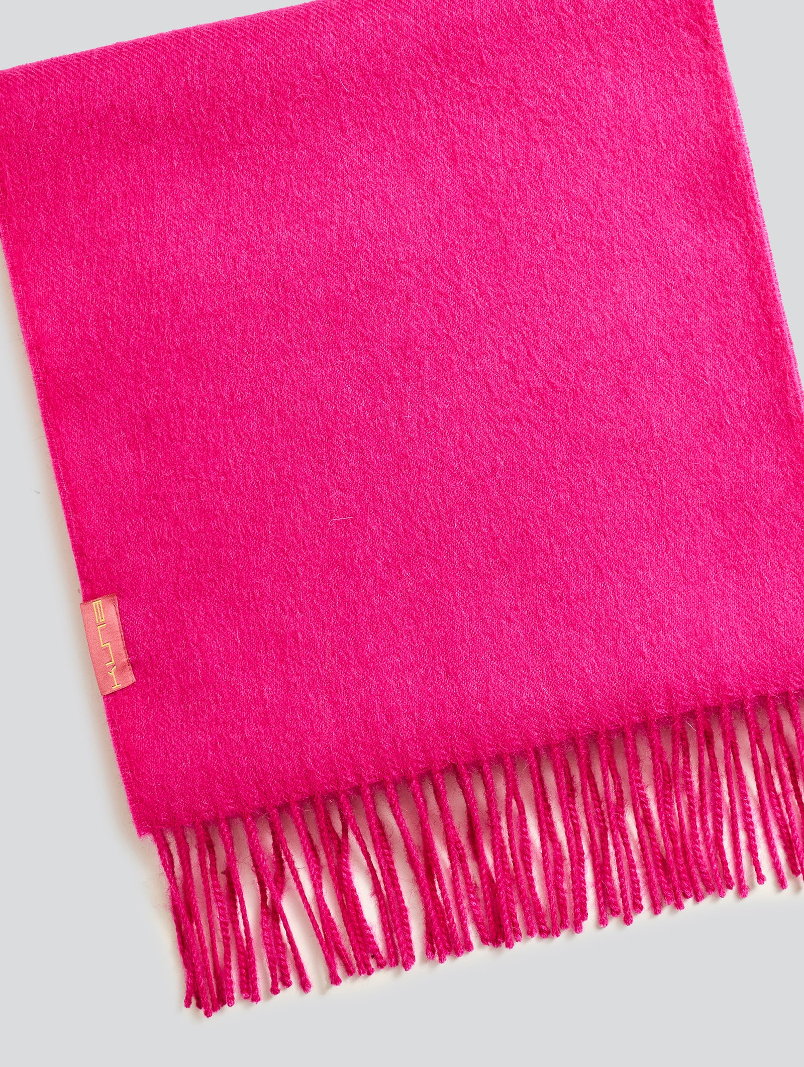 Bufanda Adrian Baby Alpaca Color Fucsia