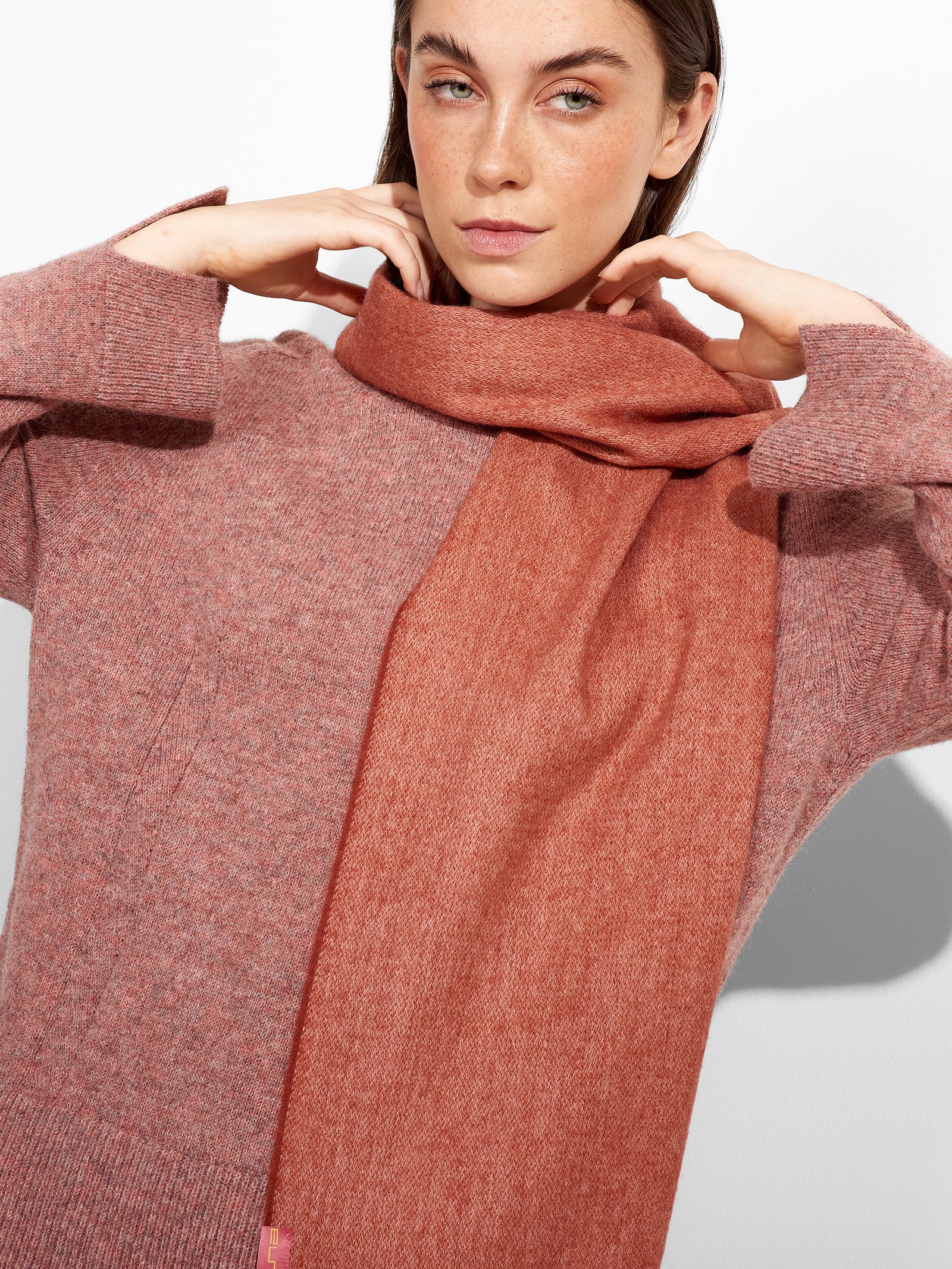 Tundra Scarf Baby Alpaca Color Red