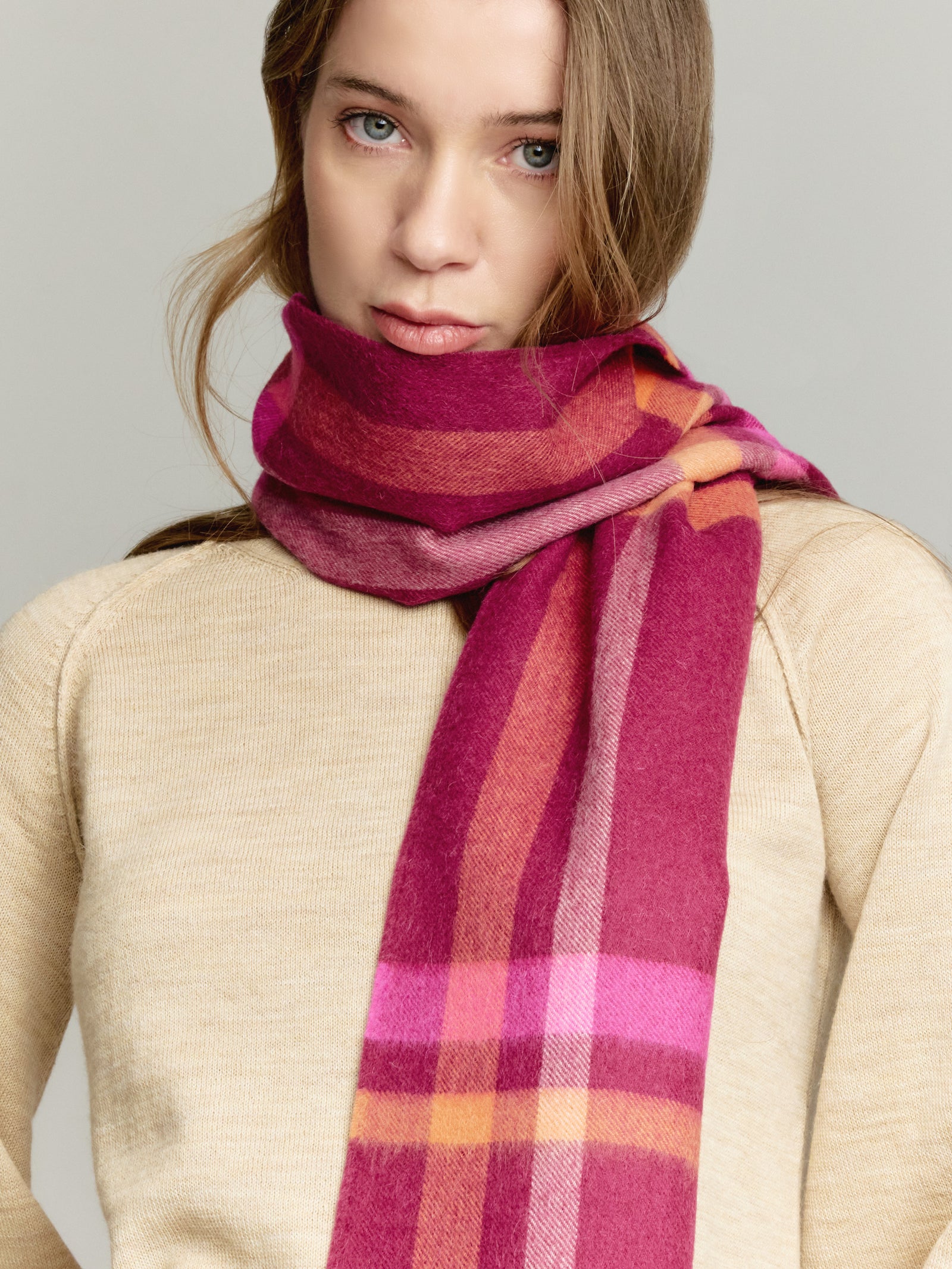 Vallejos Scarf Baby Alpaca Color Cherry