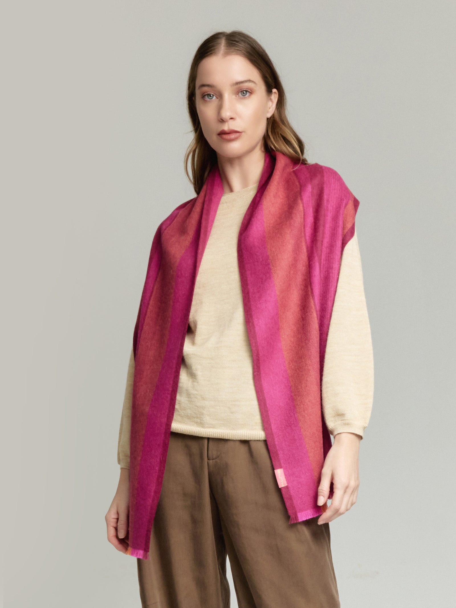 Bufanda Valter Baby Alpaca Color Fucsia
