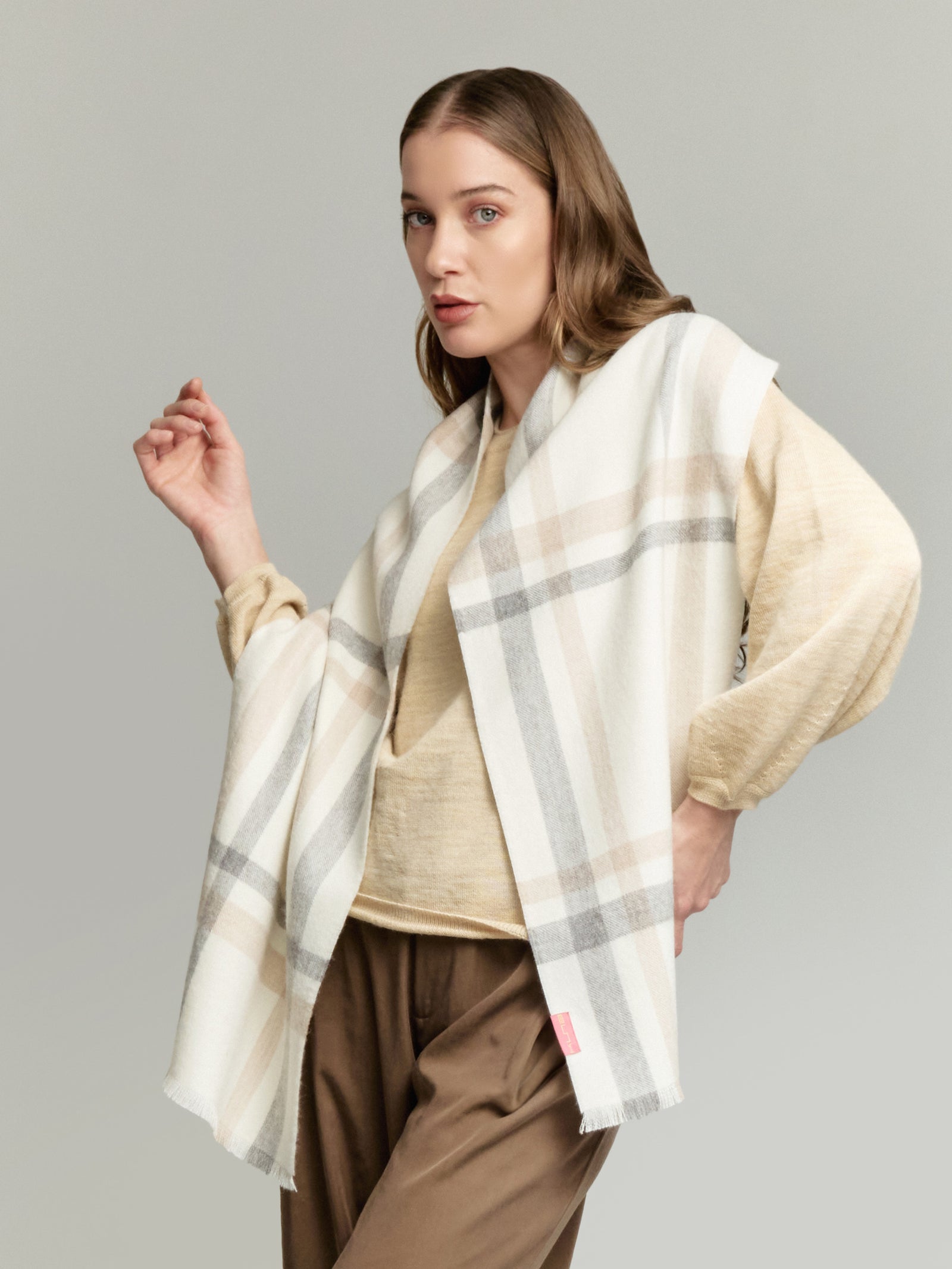 Vallejos Eco Scarf Baby Alpaca Color Ecru