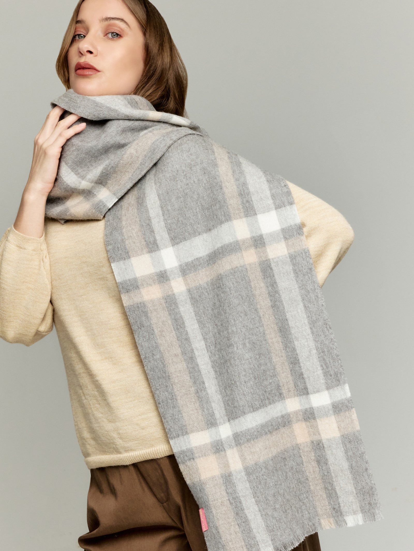 Vallejos Eco Scarf Baby Alpaca Color Grey