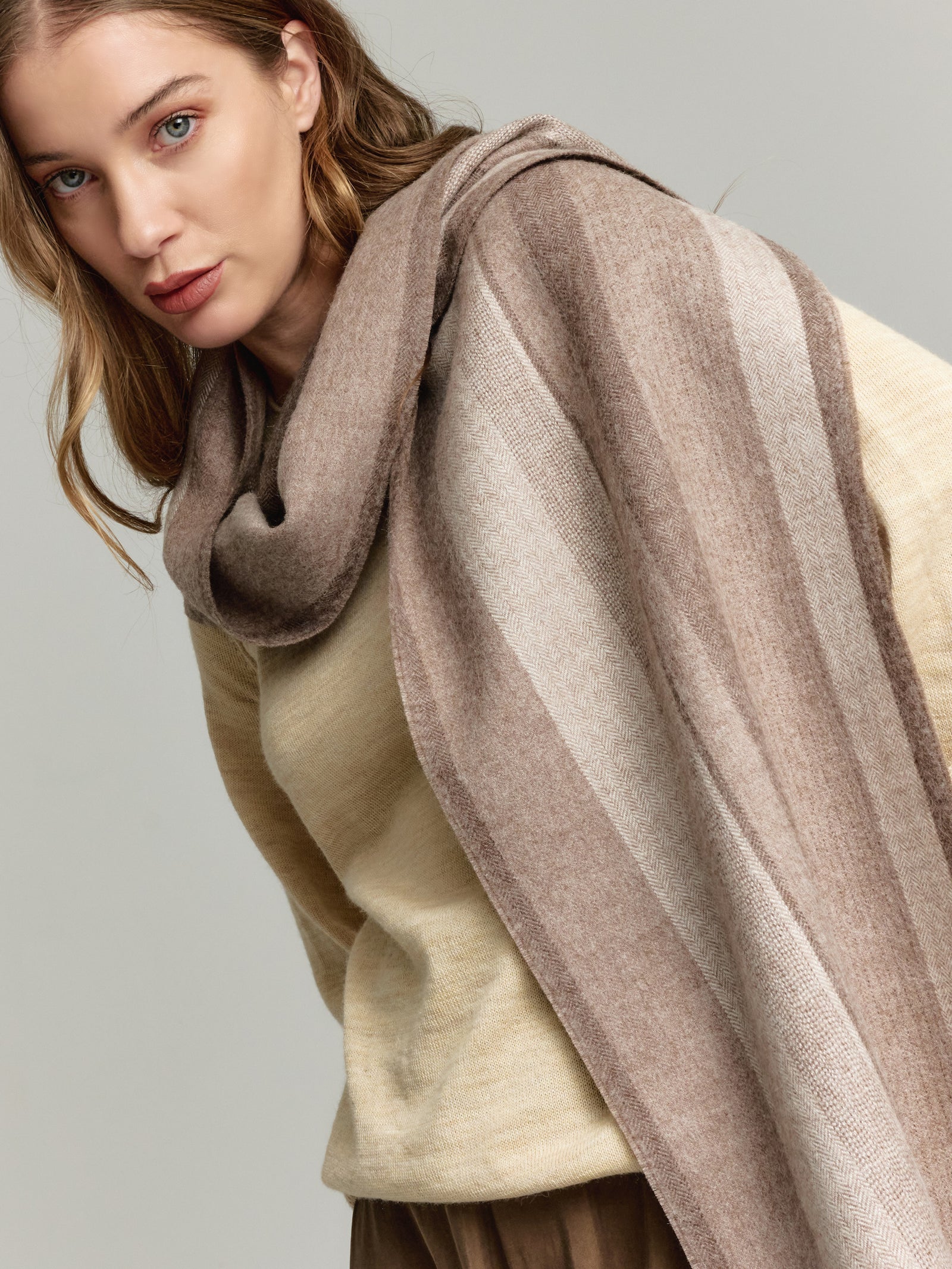 Valter Eco Pañuelo Baby Alpaca Color Marrón