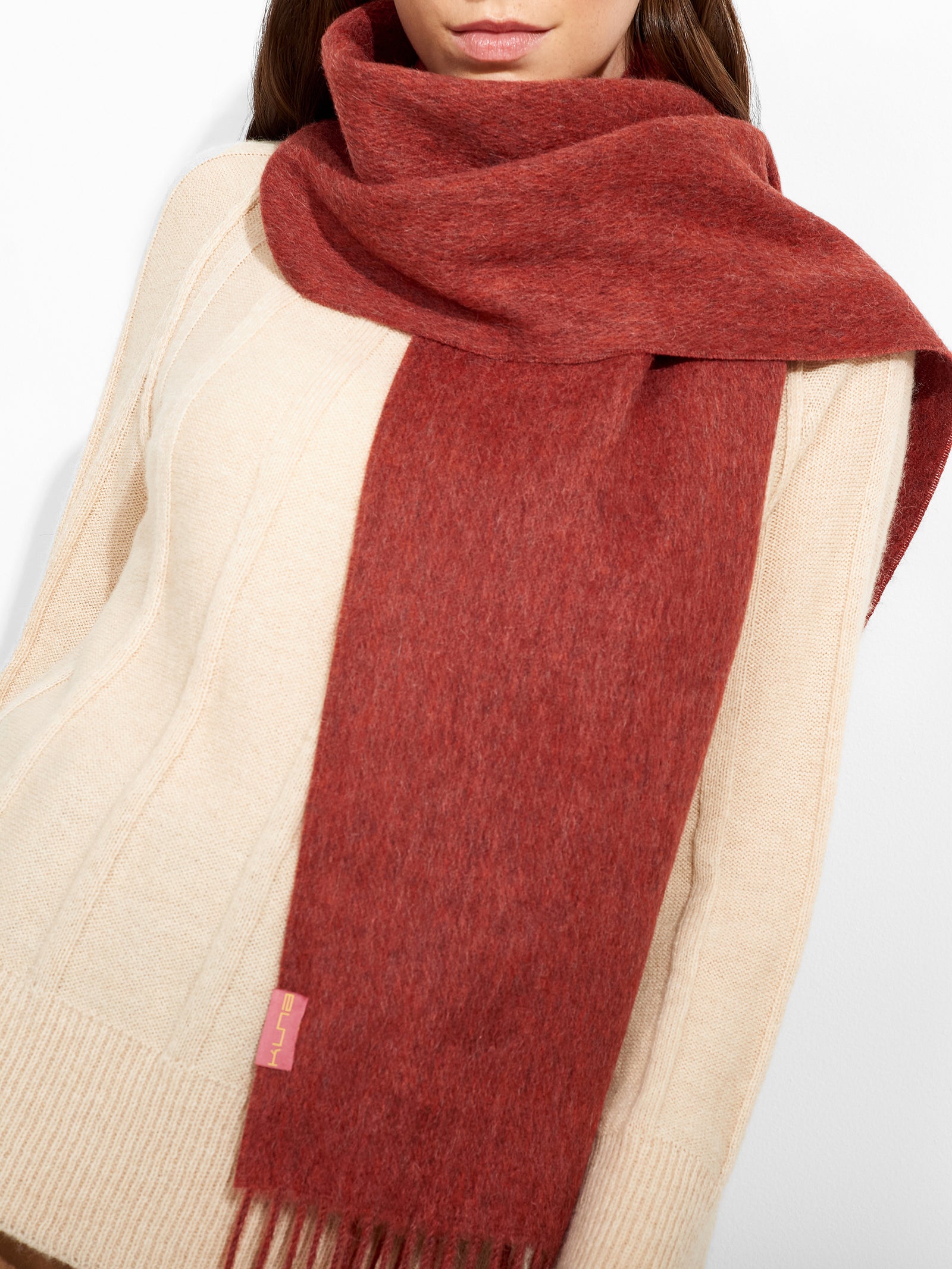 Zeta Scarf Baby Alpaca Color Red