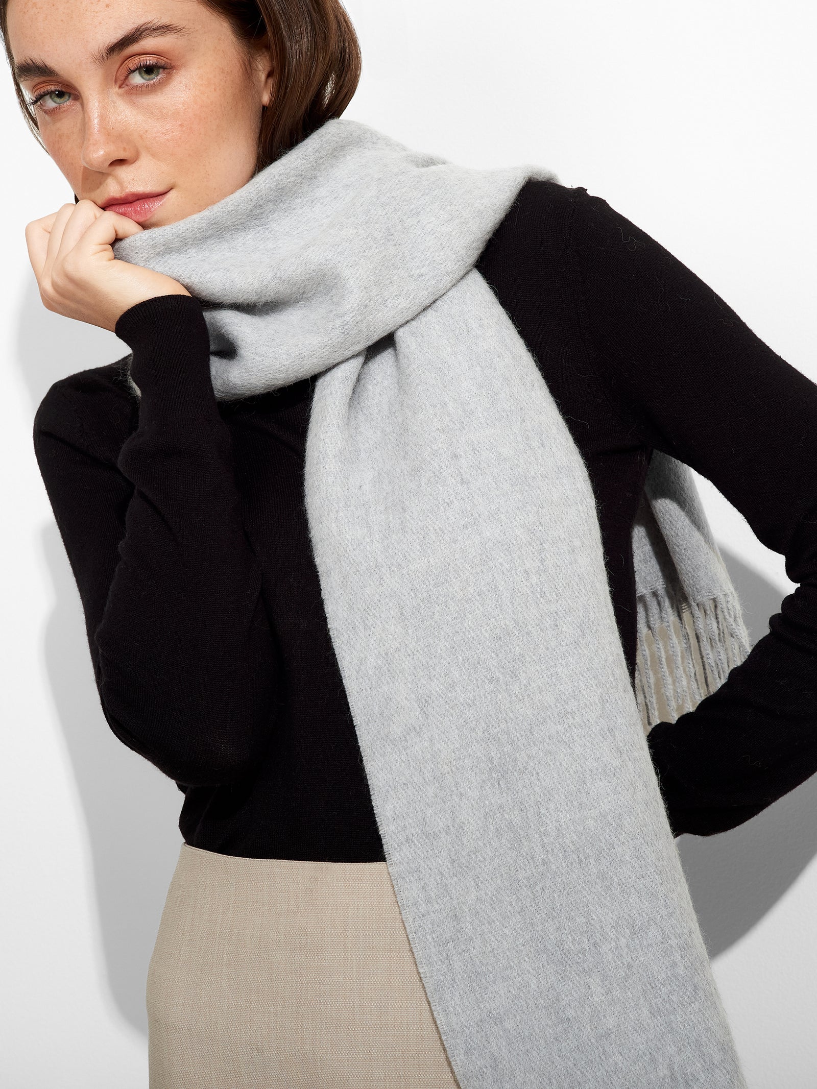 Zeta Scarf Baby Alpaca Color Grey
