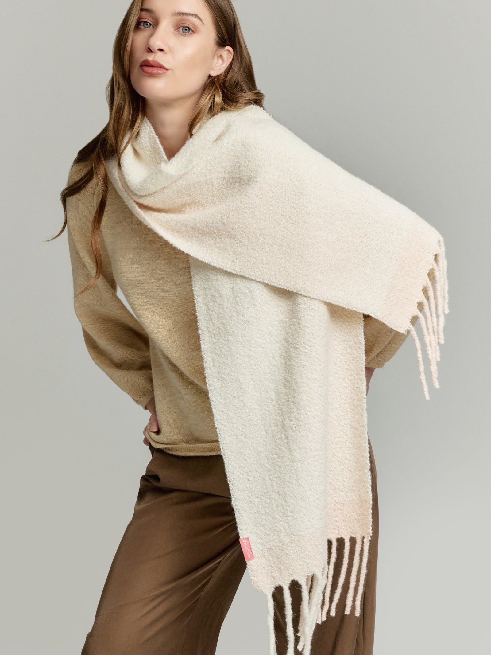Yanapi Scarf Baby Alpaca Color Beige