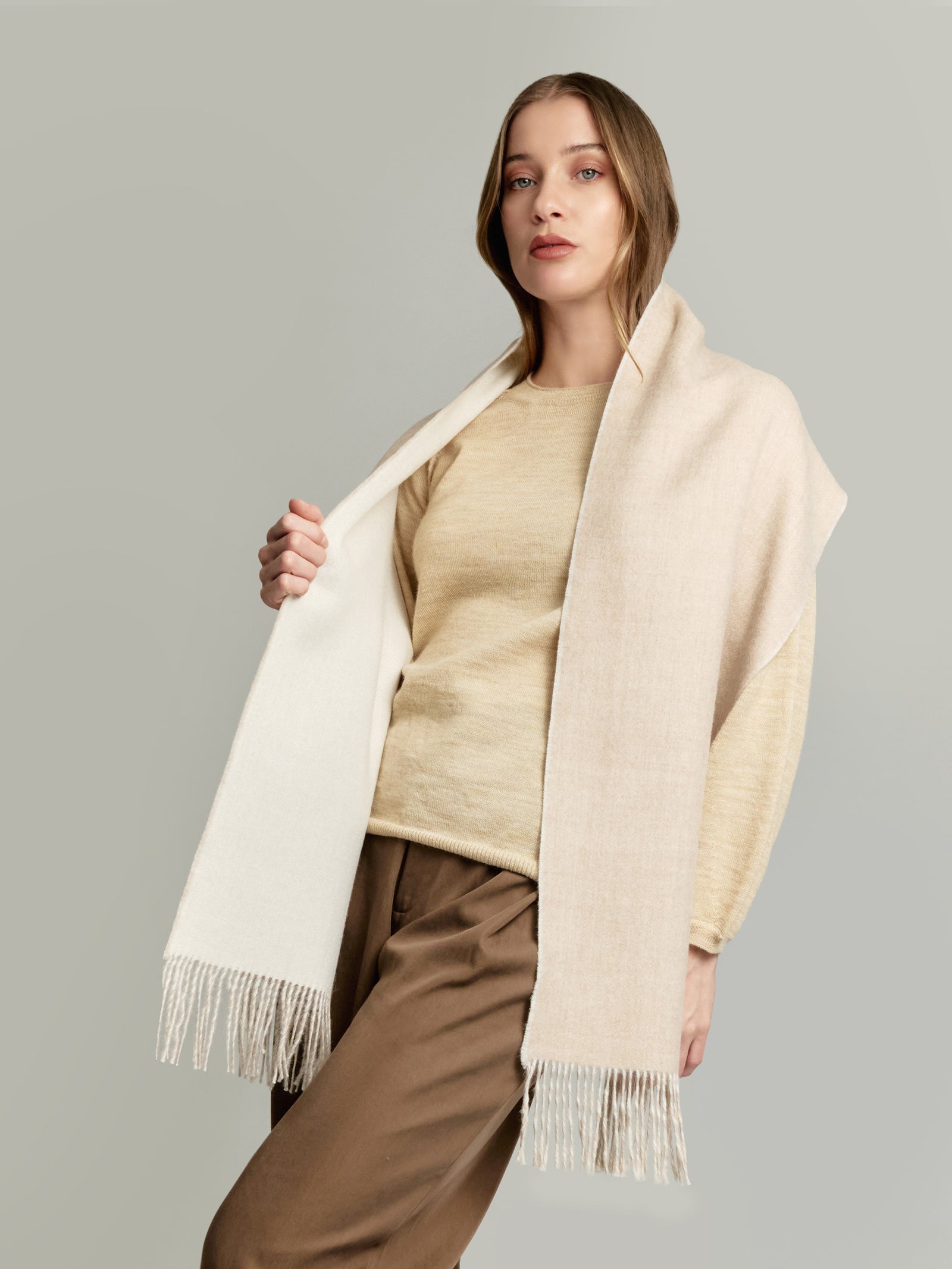 Yamila Scarf Baby Alpaca Color Beige