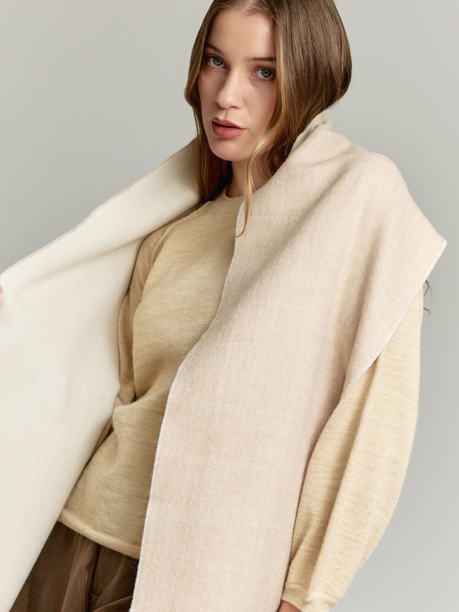 Yamila Scarf Baby Alpaca Color Beige