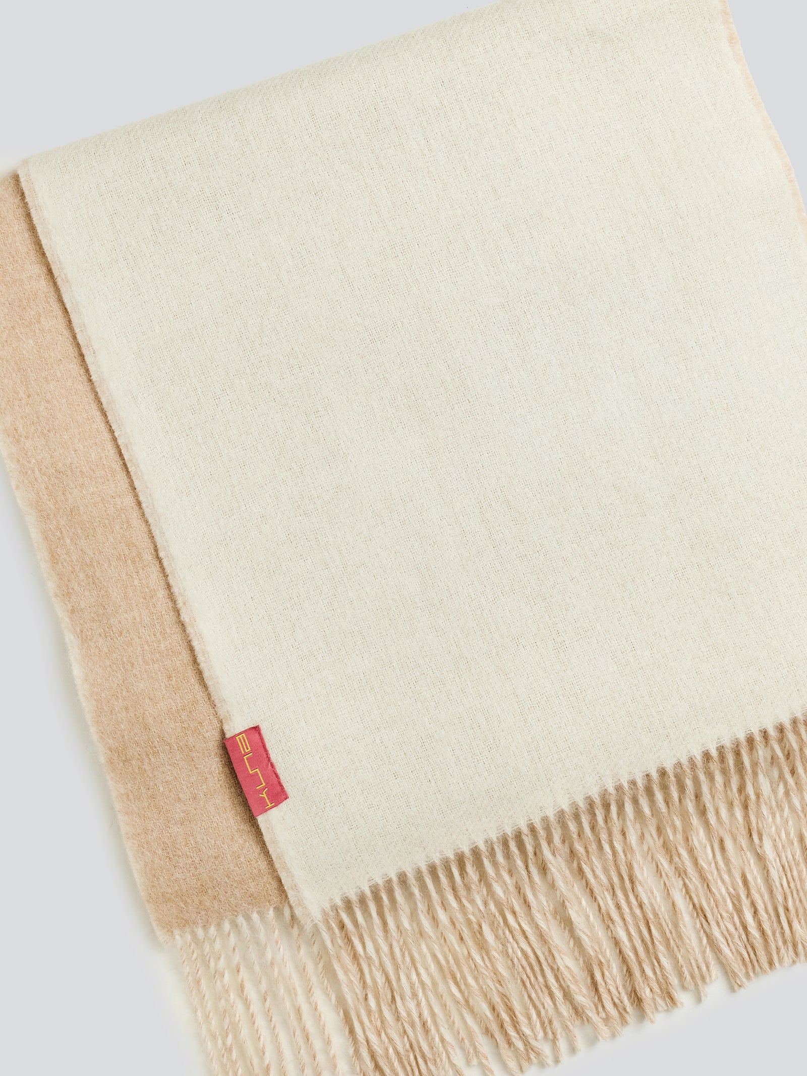 Yamila Scarf Baby Alpaca Color Beige