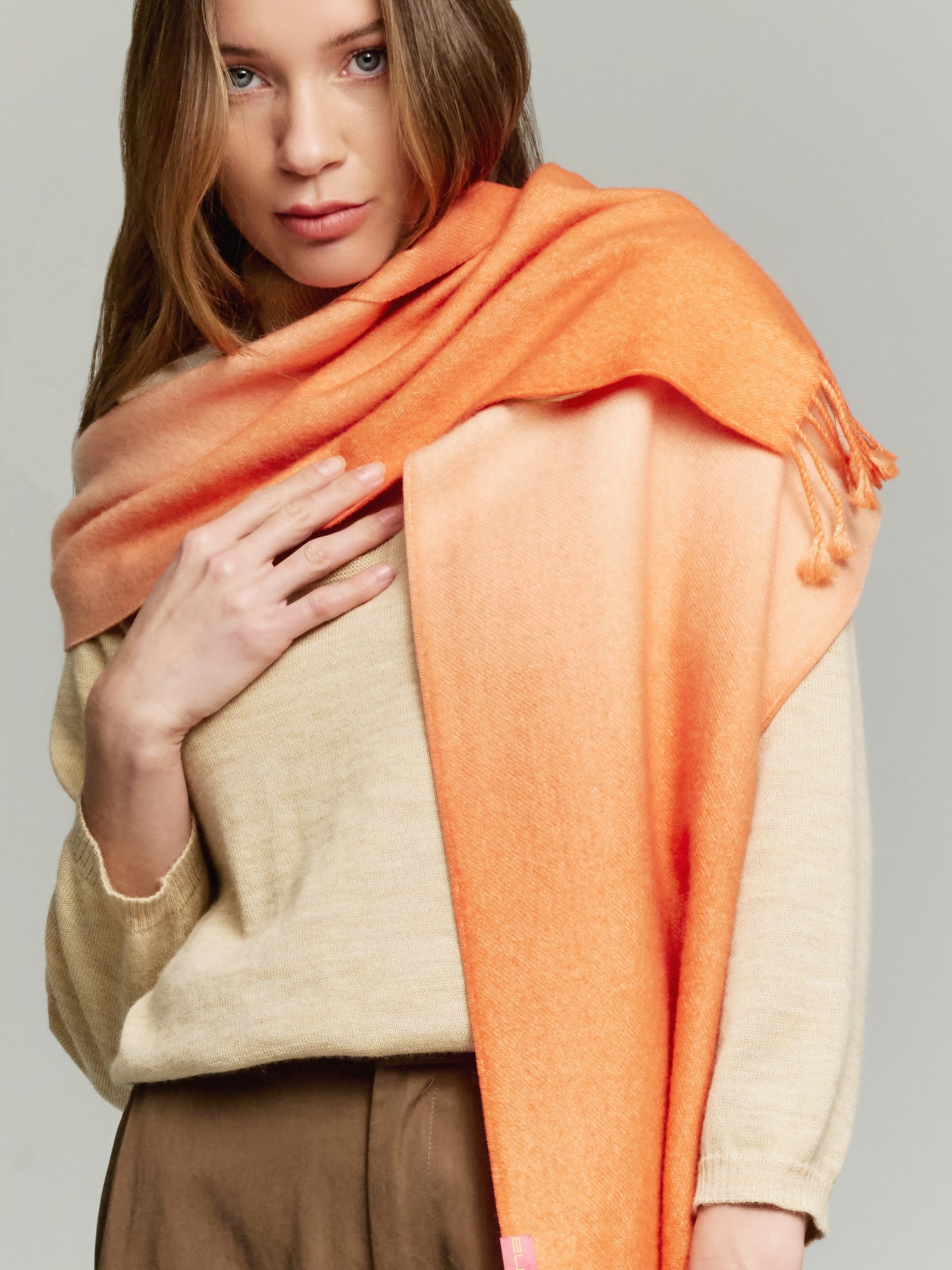 Fular Yemi de Baby Alpaca Color Naranja