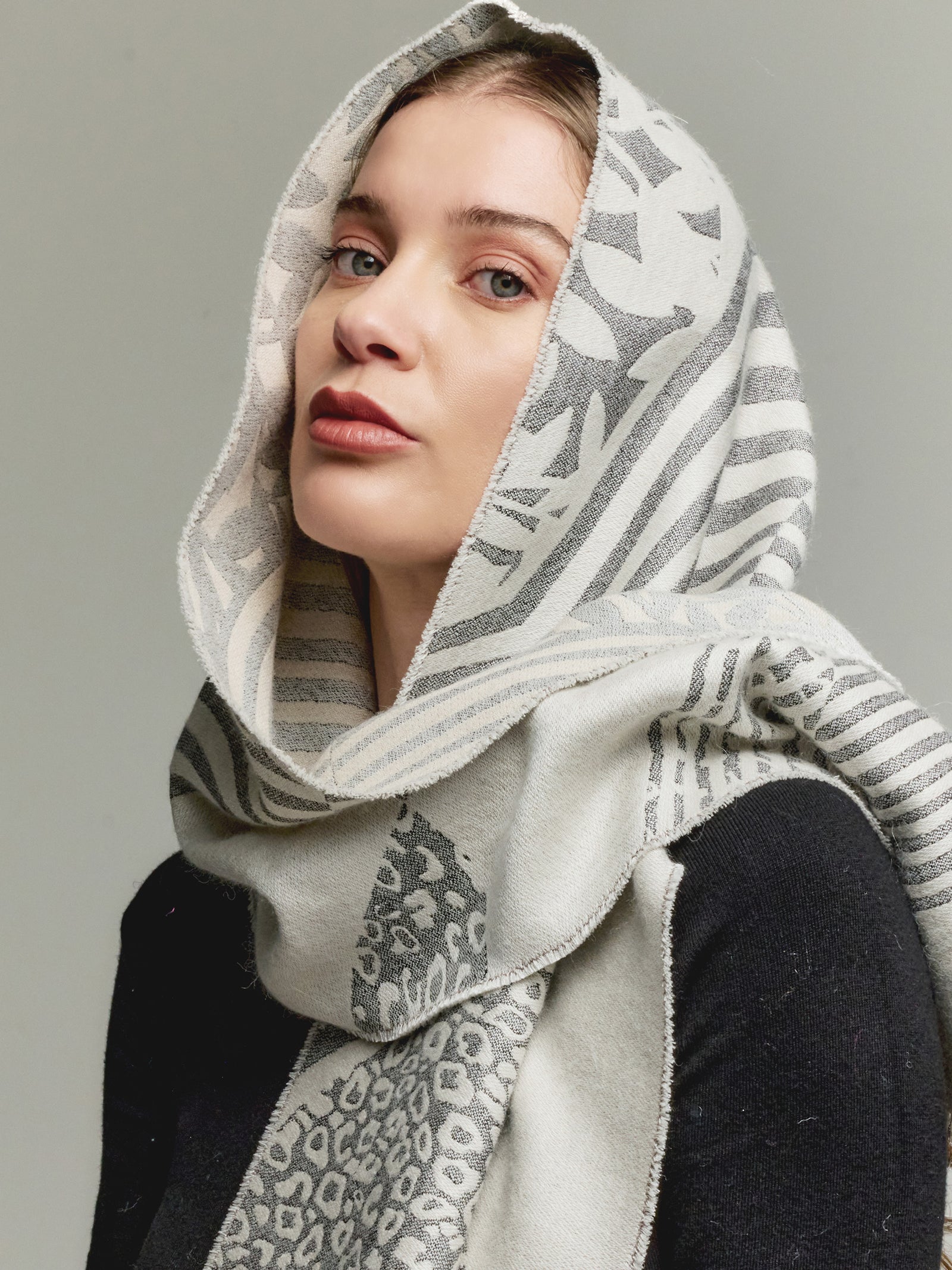 Yogi Scarf Baby Alpaca Color Grey