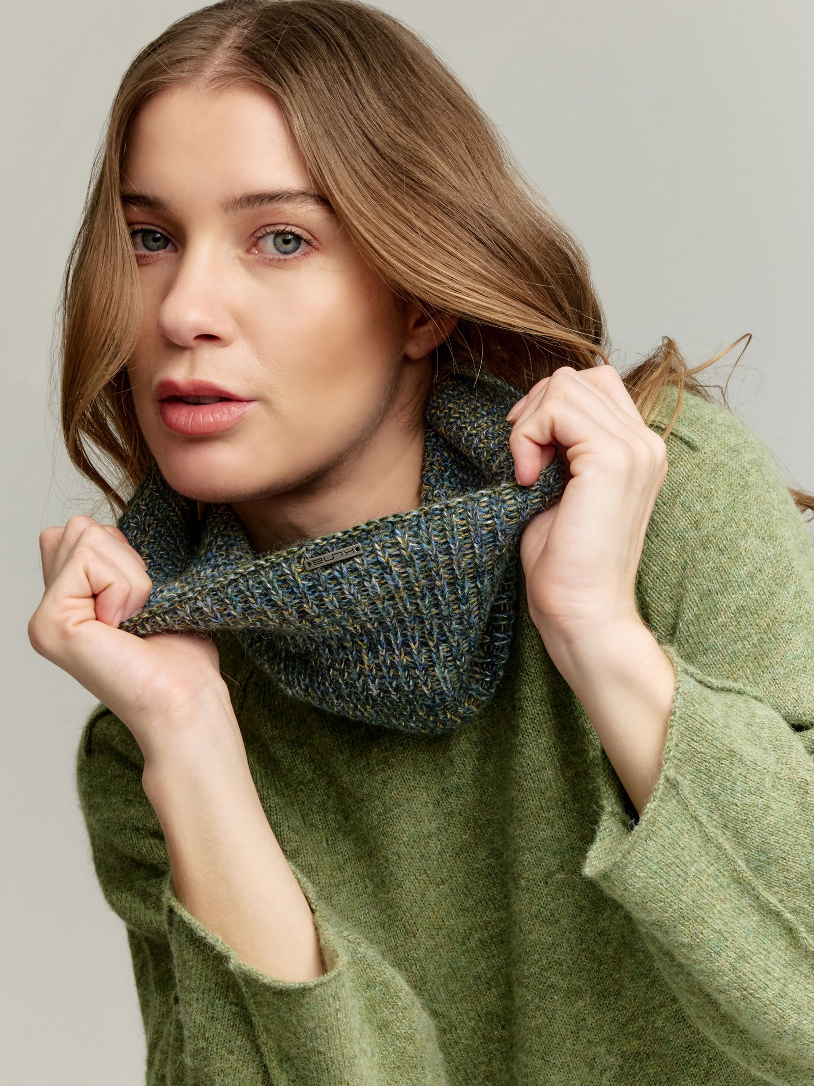 Ubicate Neck Scarf Baby Alpaca Color Turquoise