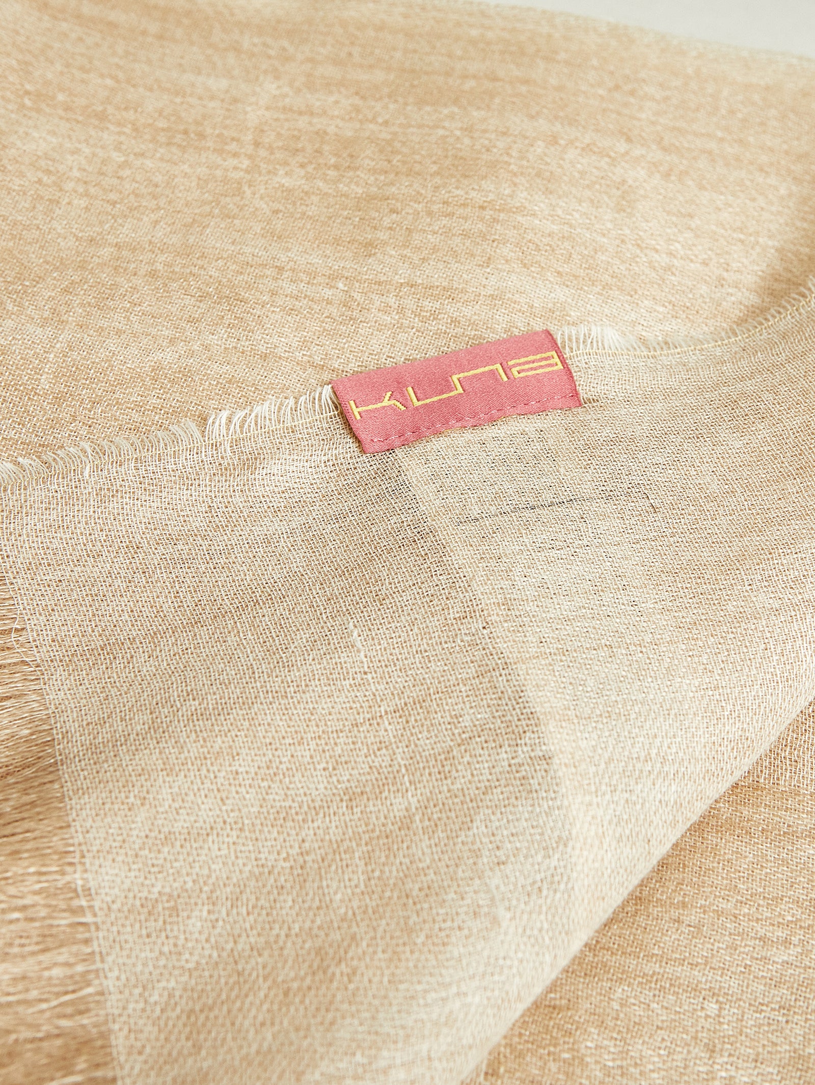 Vaes Shawl Baby Alpaca Color Beige
