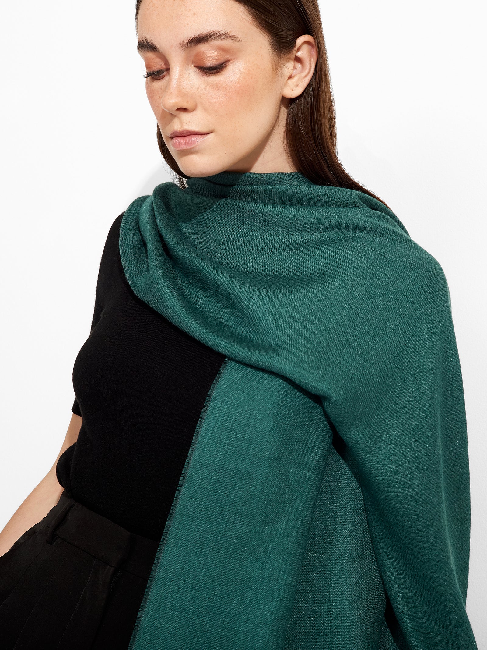 Teaberry Shawl Baby Alpaca Color Green