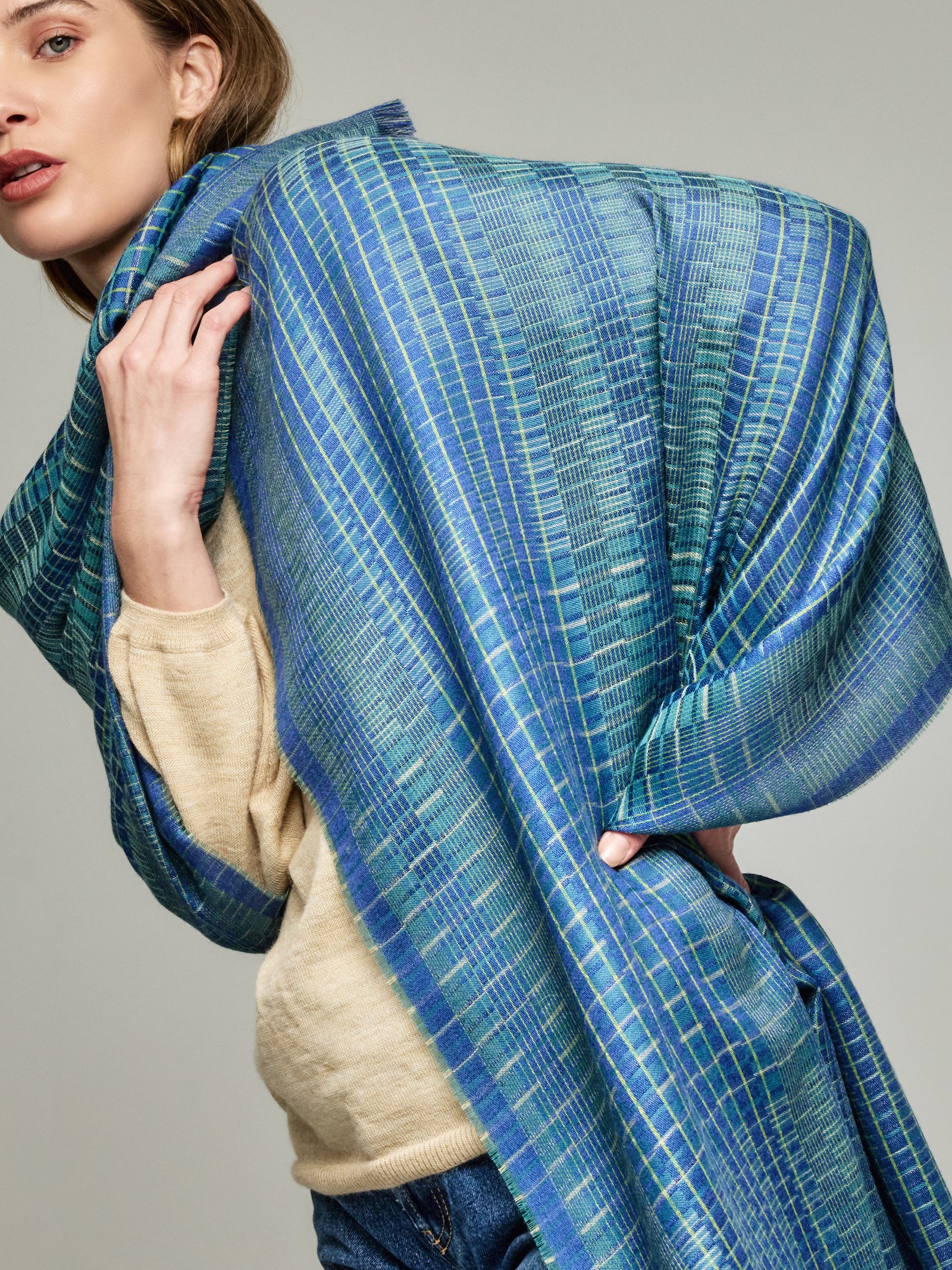 Vermondi Shawl Baby Alpaca Color Blue