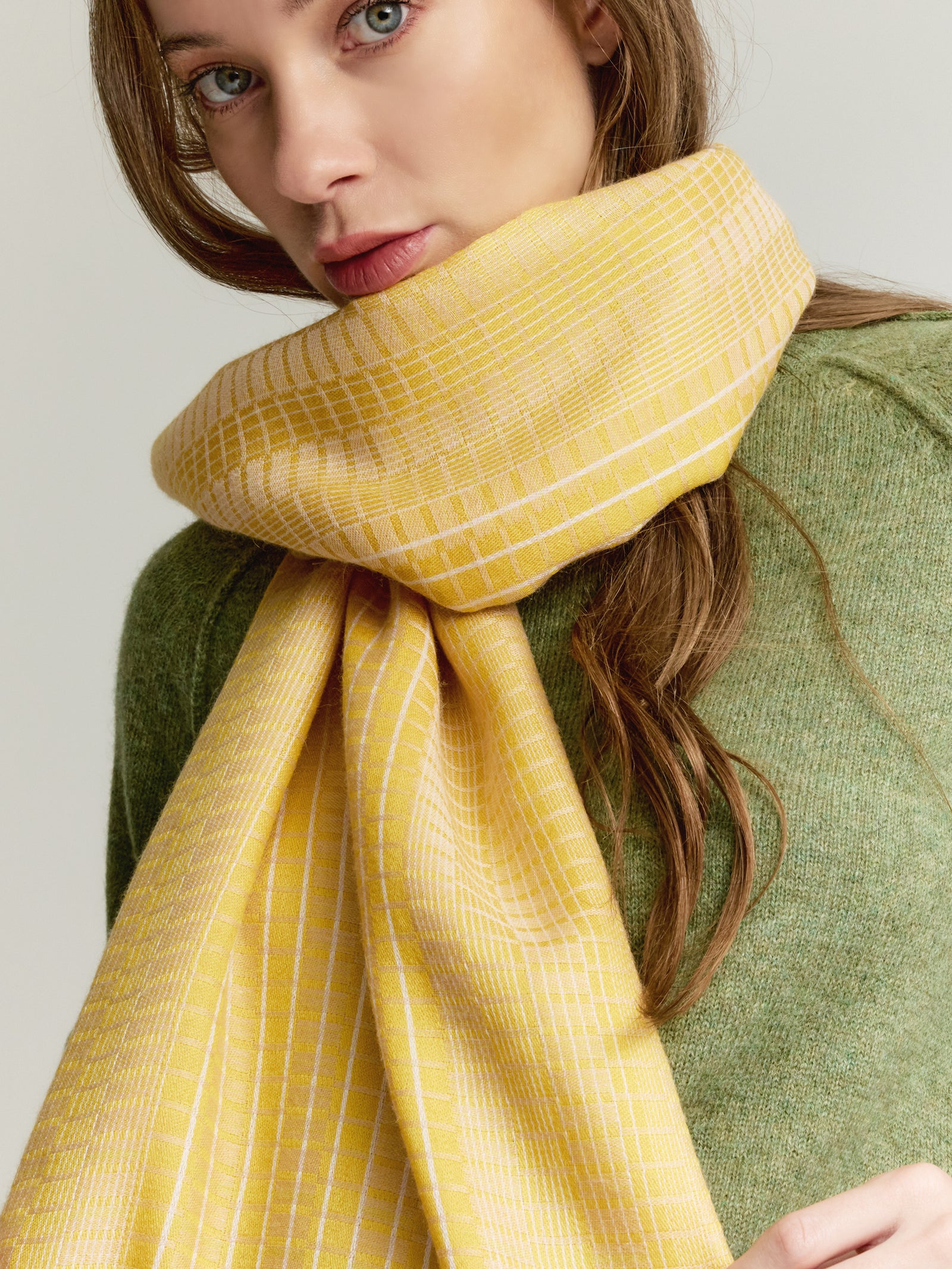 Vermondi Shawl Baby Alpaca Color Beige