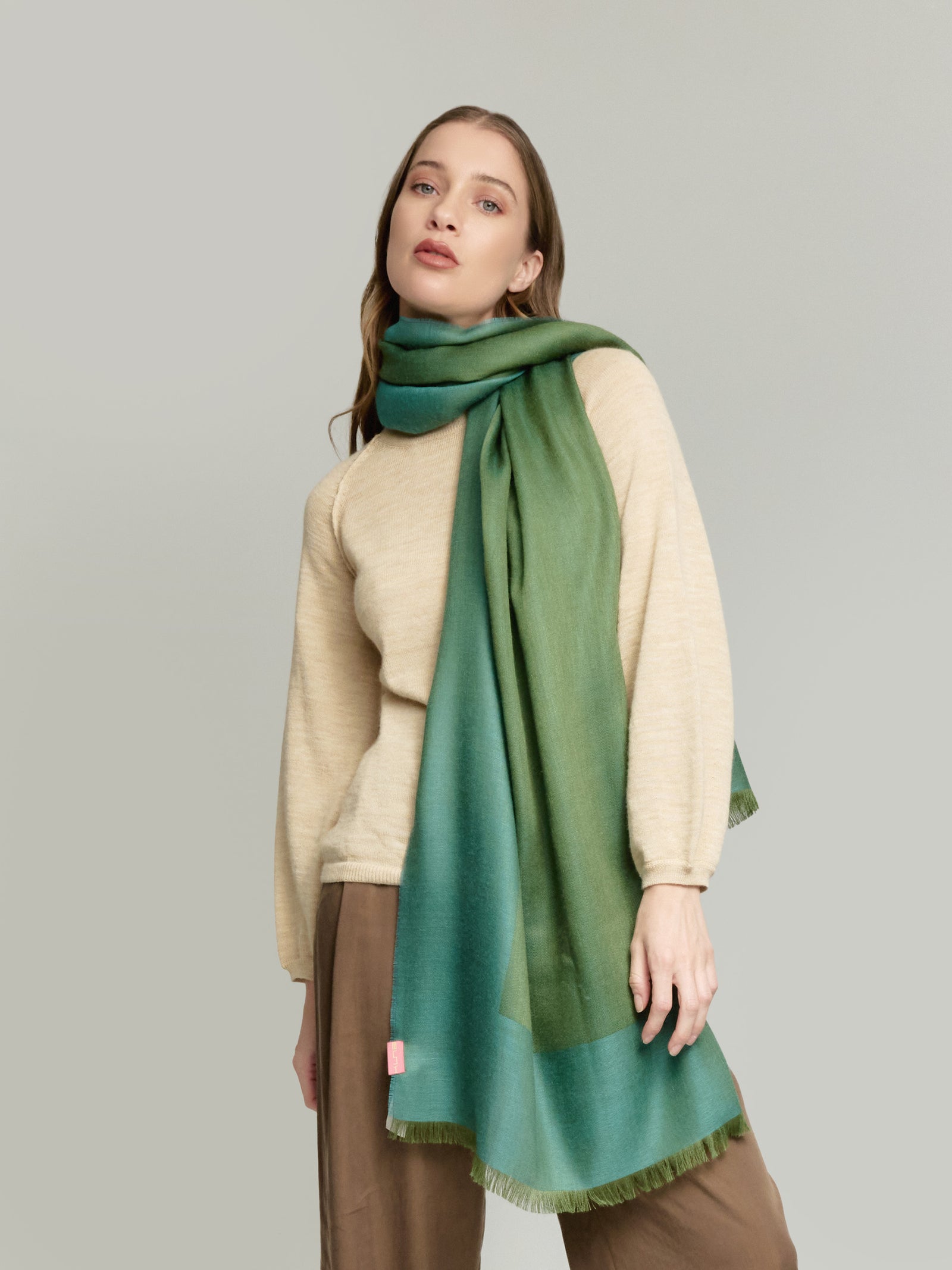 Chal Vaes de Baby Alpaca Color Verde