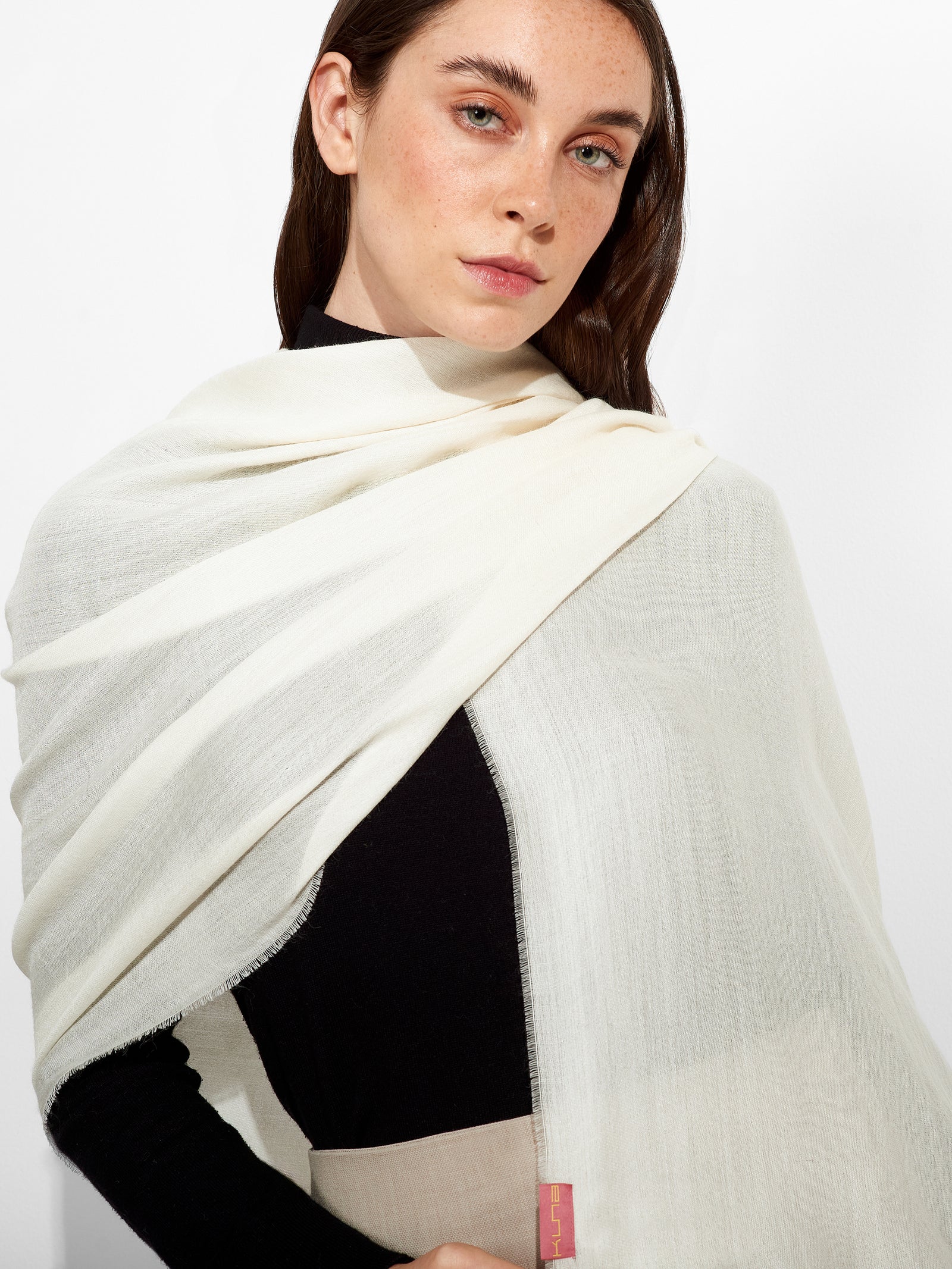 Teaberry B Shawl Baby Alpaca Color Ecru