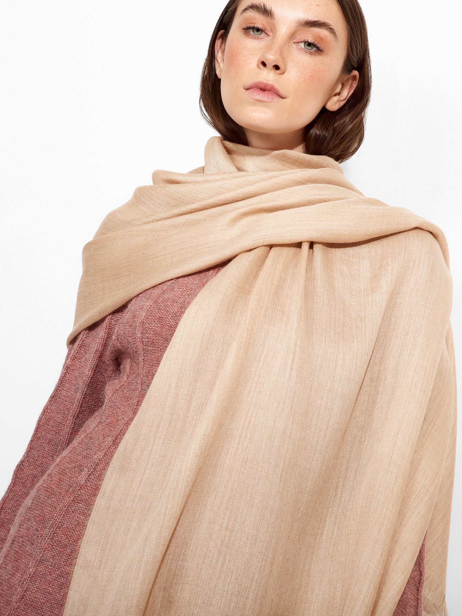 Teaberry B Shawl Baby Alpaca Color Beige