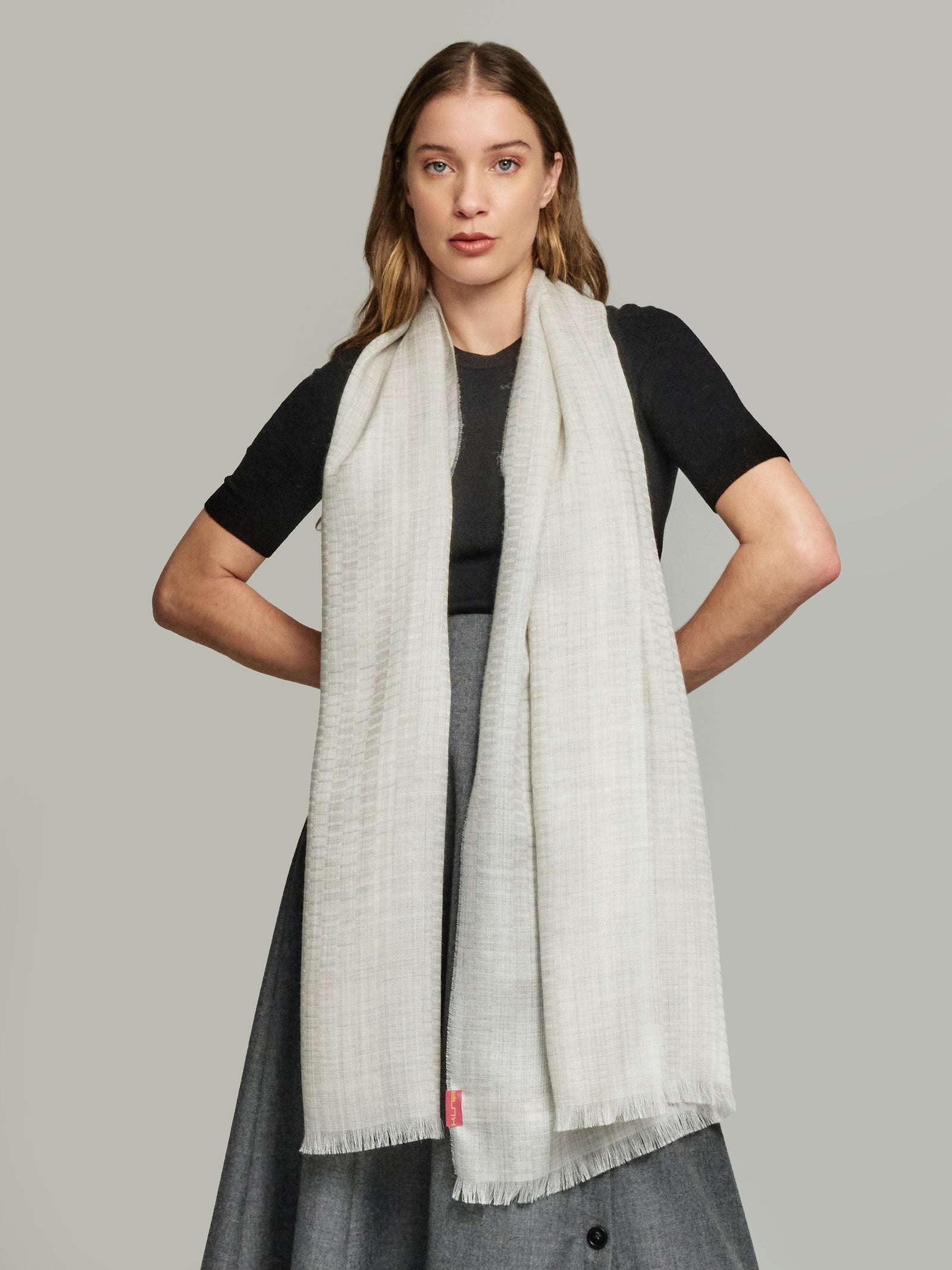 Chal ecológico Vermondi de alpaca bebé color gris