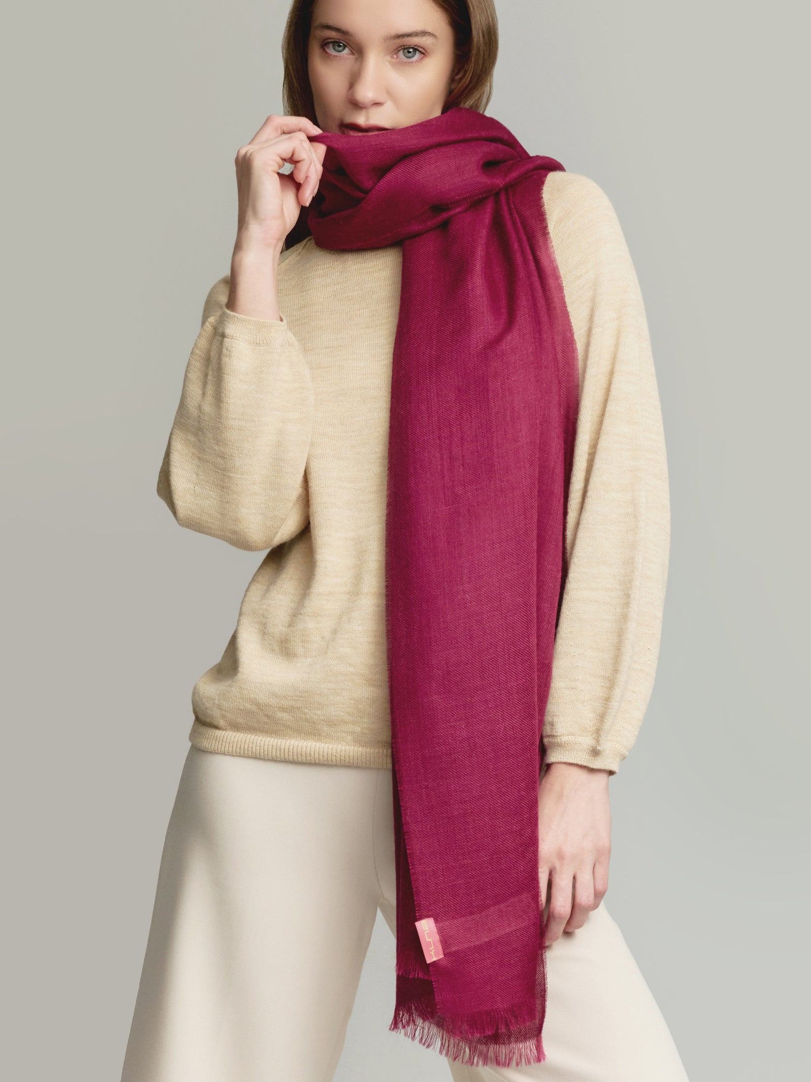 Mantón Amareto Alpaca Bebé Color Cereza
