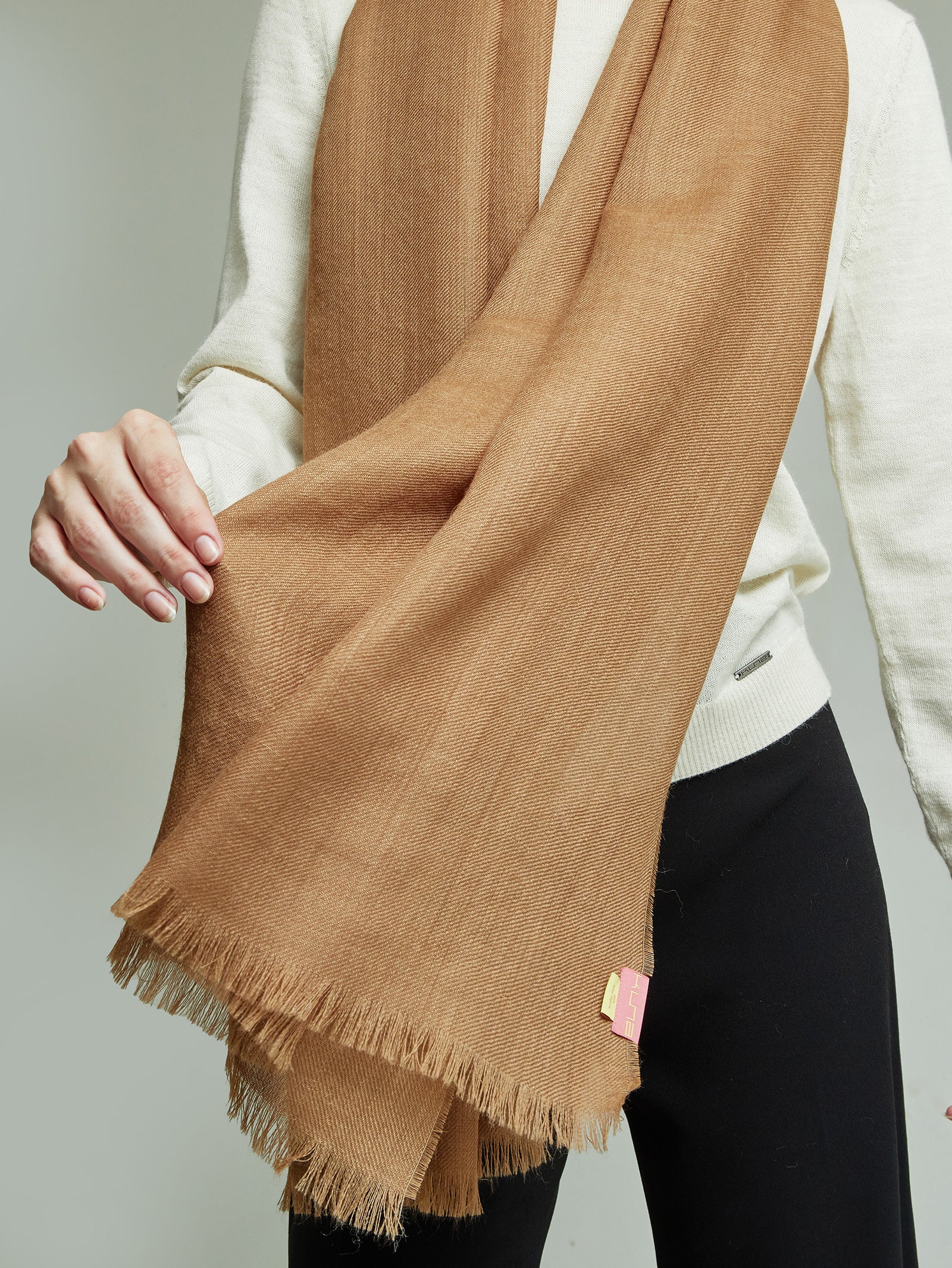 Amareto Shawl Baby Alpaca Color Camel