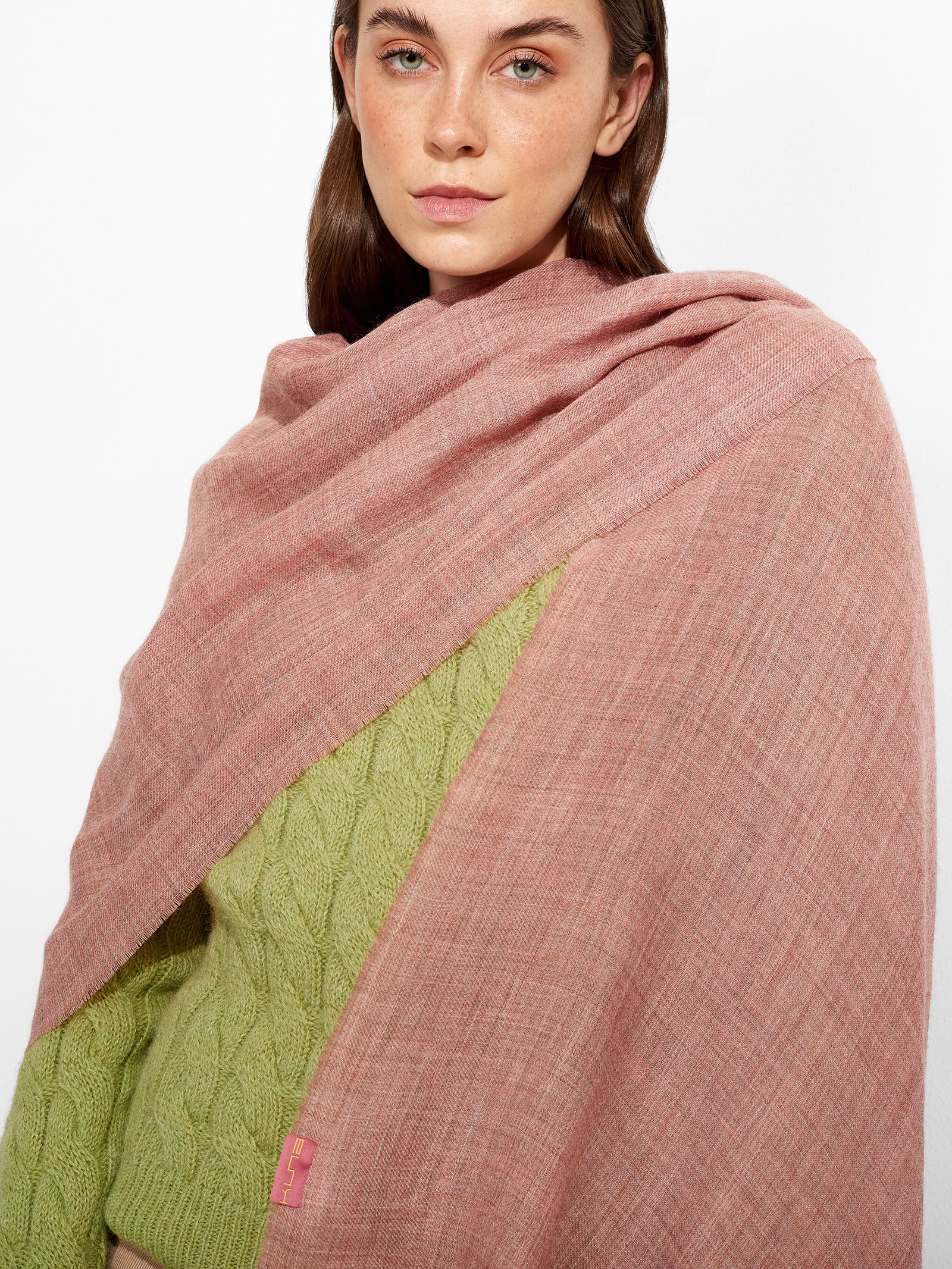 Amareto Shawl Baby Alpaca Color Pink