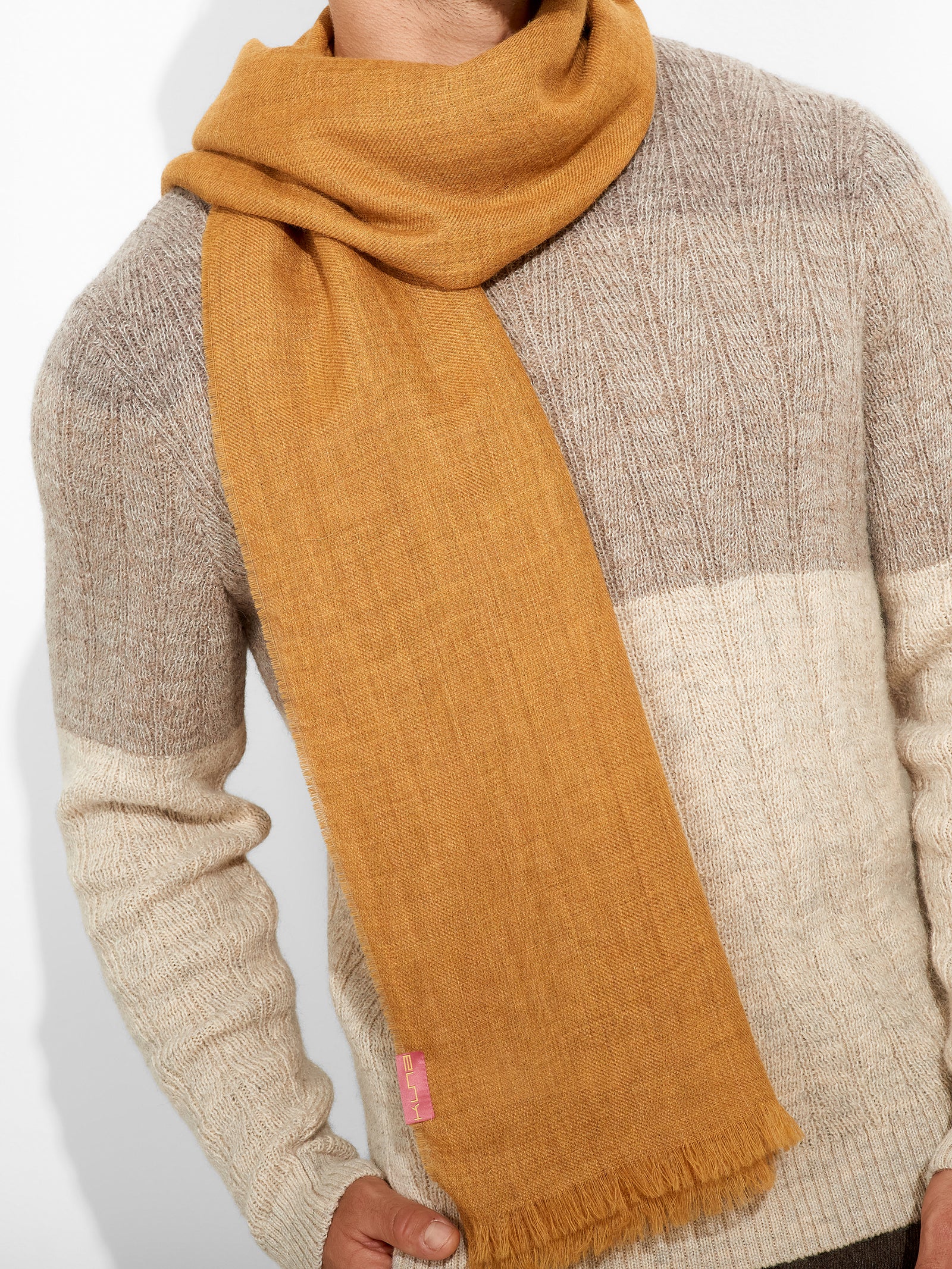 Chal Amareto Baby Alpaca Color Amarillo