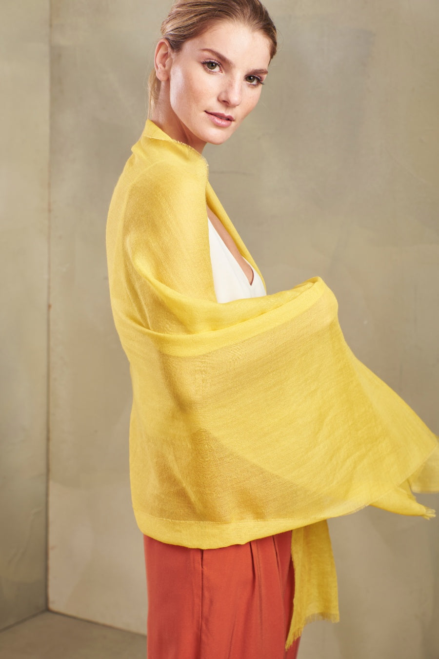 Patito Shawl Baby Alpaca Color Yellow