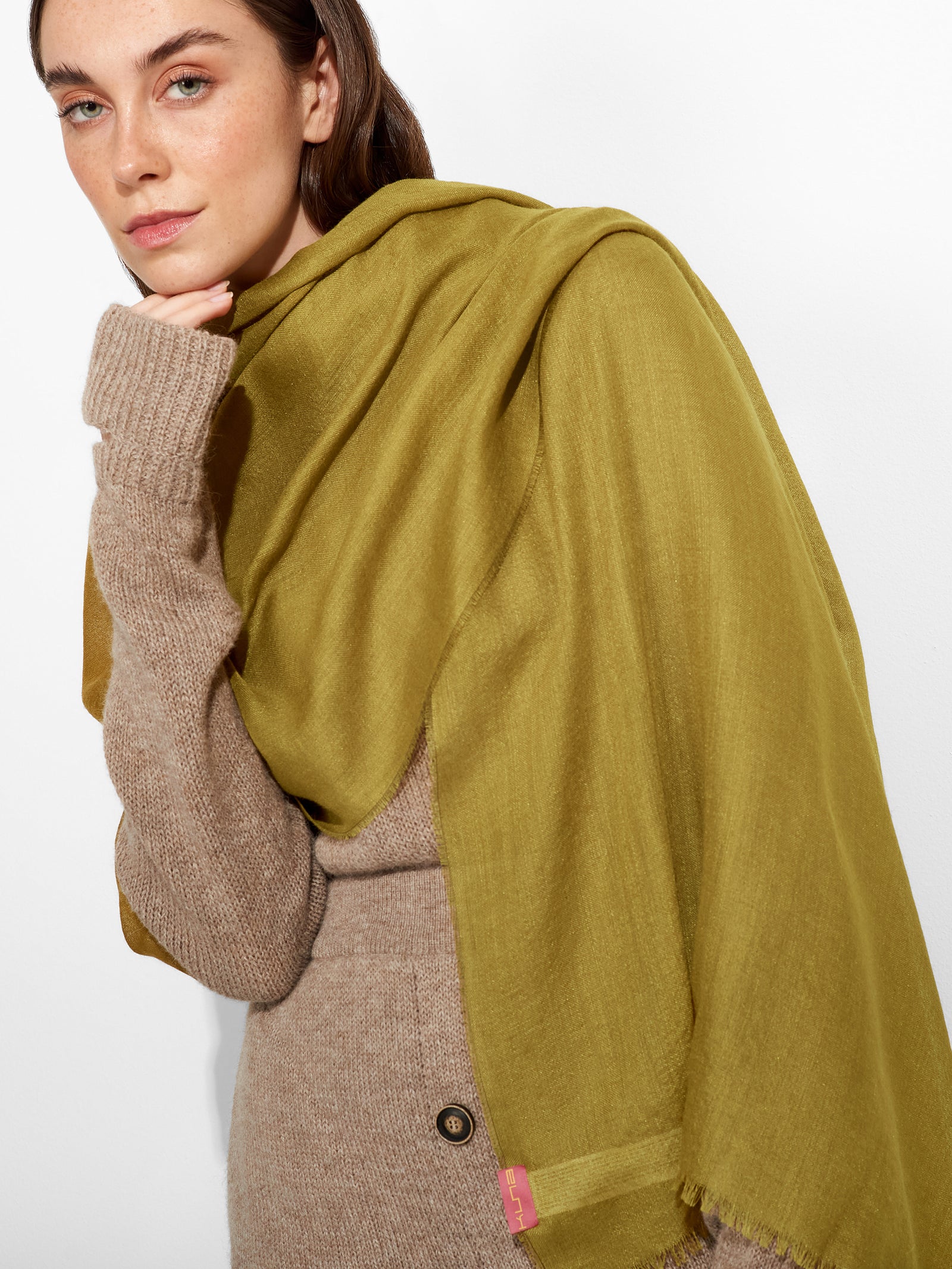 Chal Alondra Baby Alpaca Color Verde
