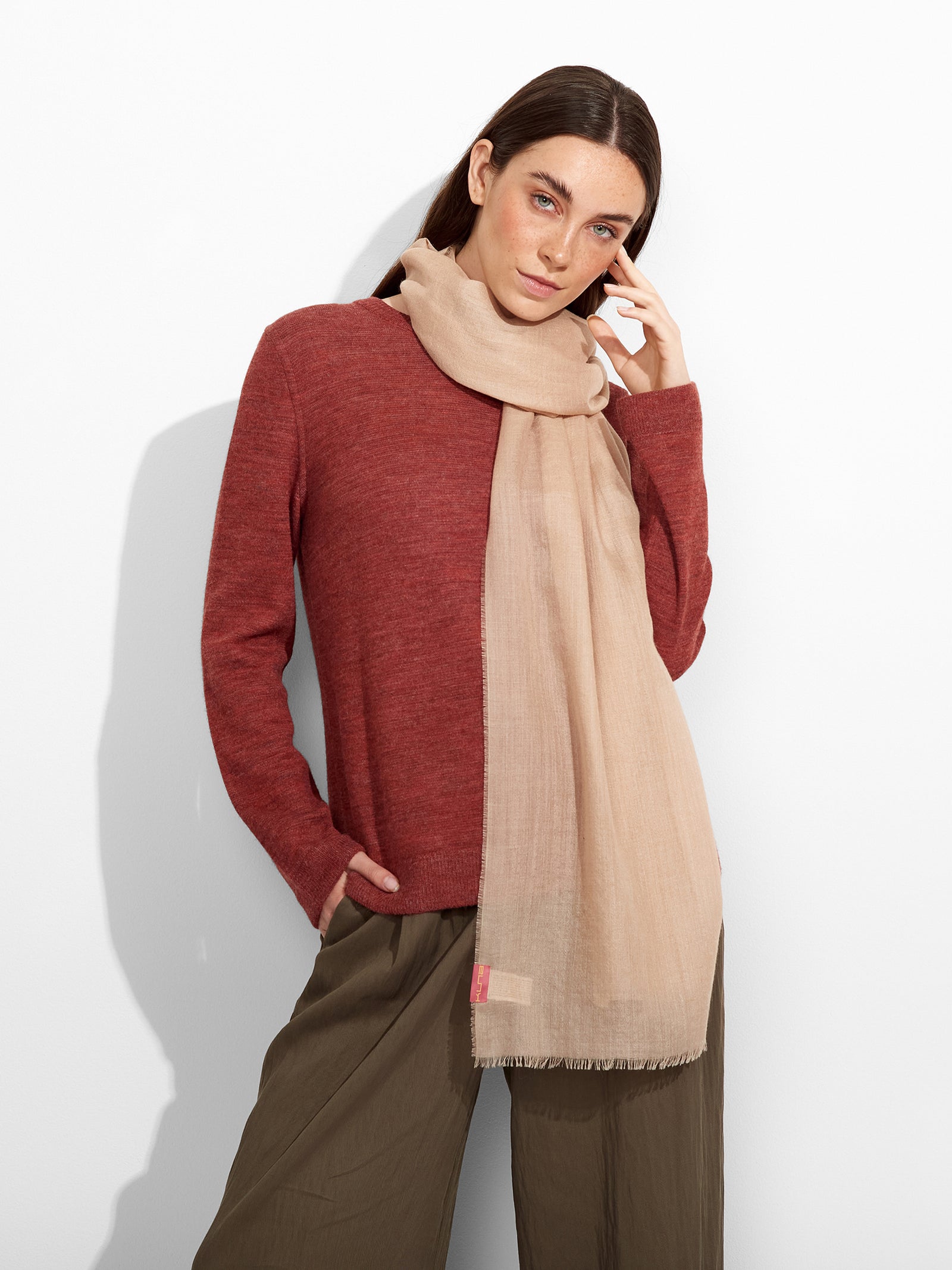 Alondra Shawl Baby Alpaca Color Beige