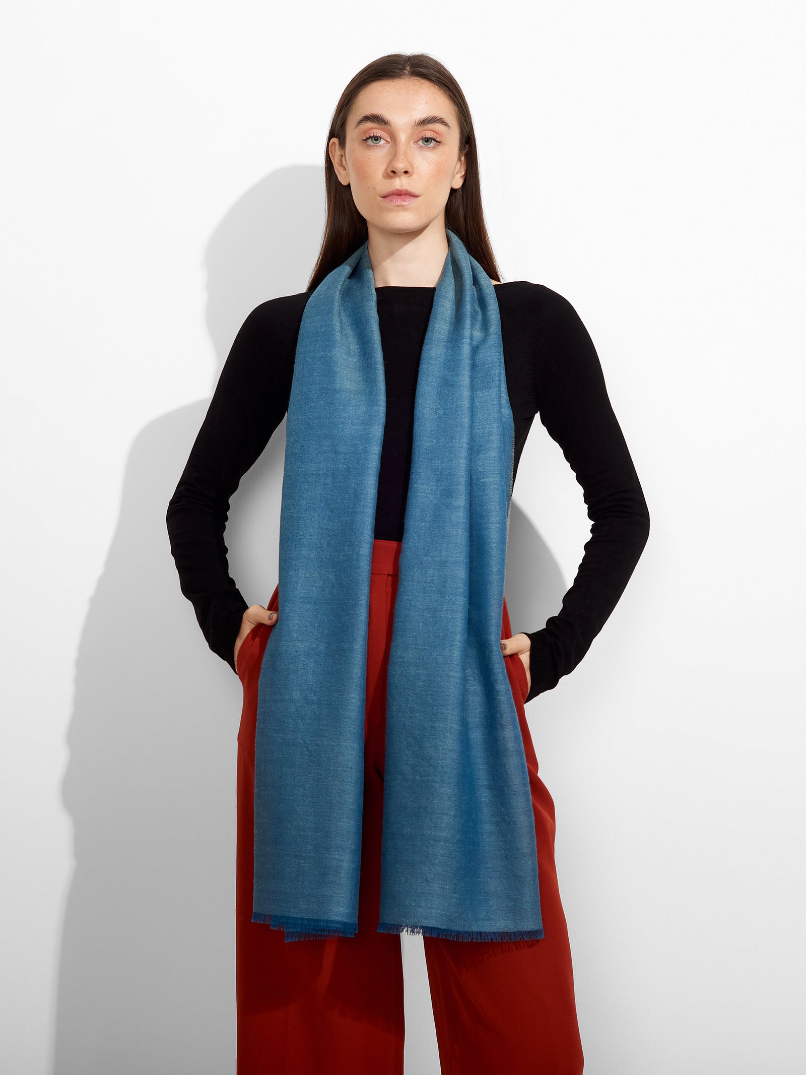 Zaina Shawl Baby Alpaca Color Azul Claro