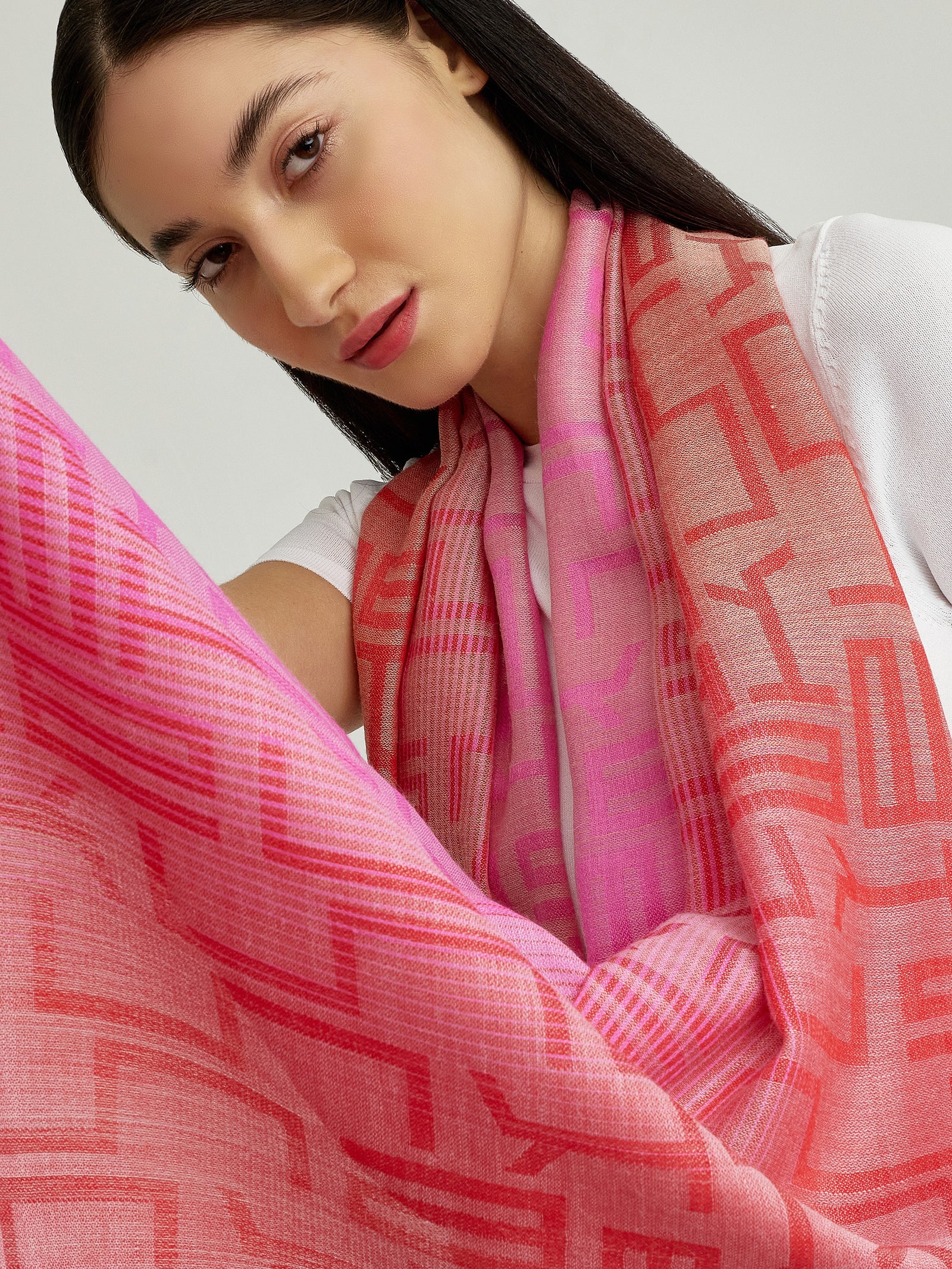 Wasser Shawl Baby Alpaca Color Fuchsia