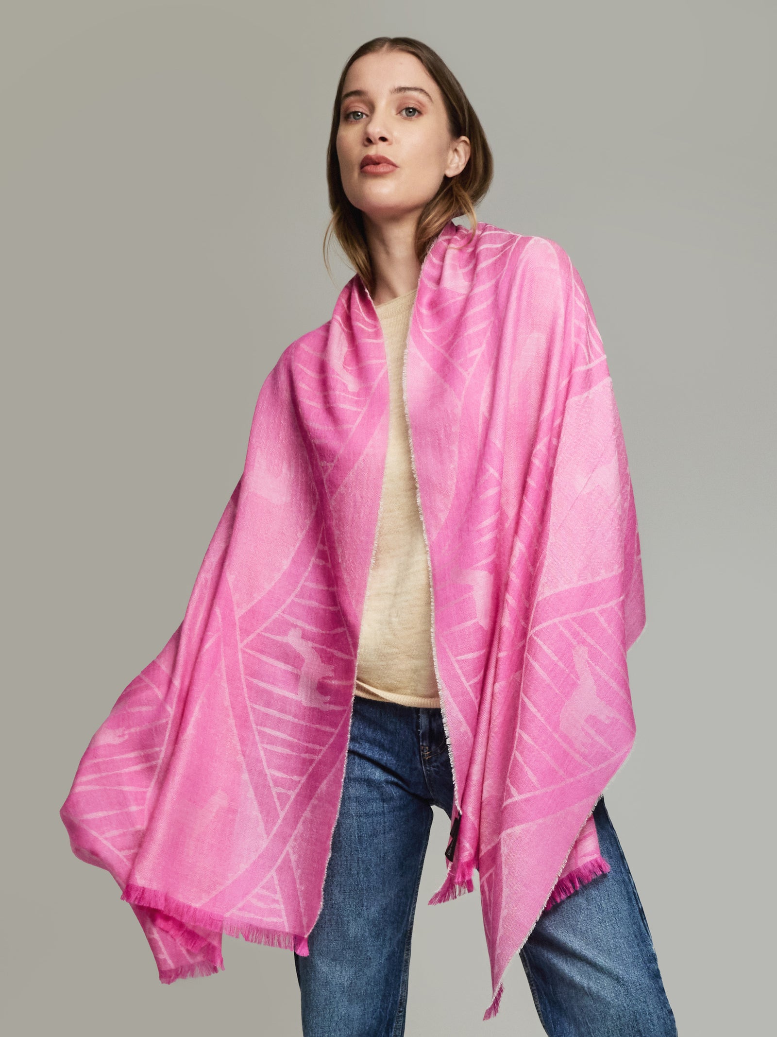 Yuca Shawl Baby Alpaca Color Fuchsia