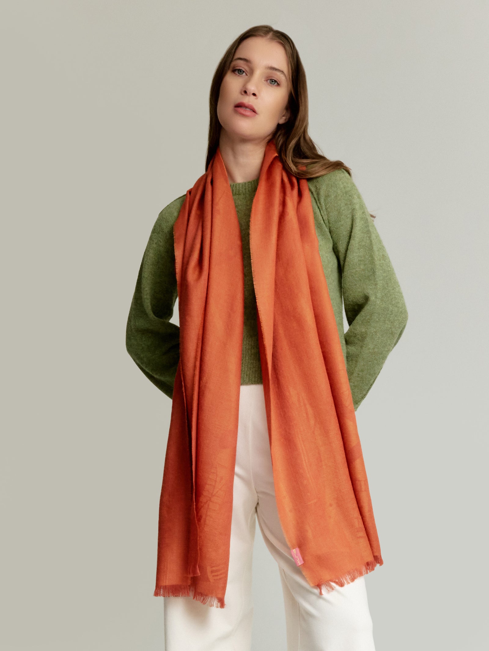 Yulene Shawl Baby Alpaca Color Orange