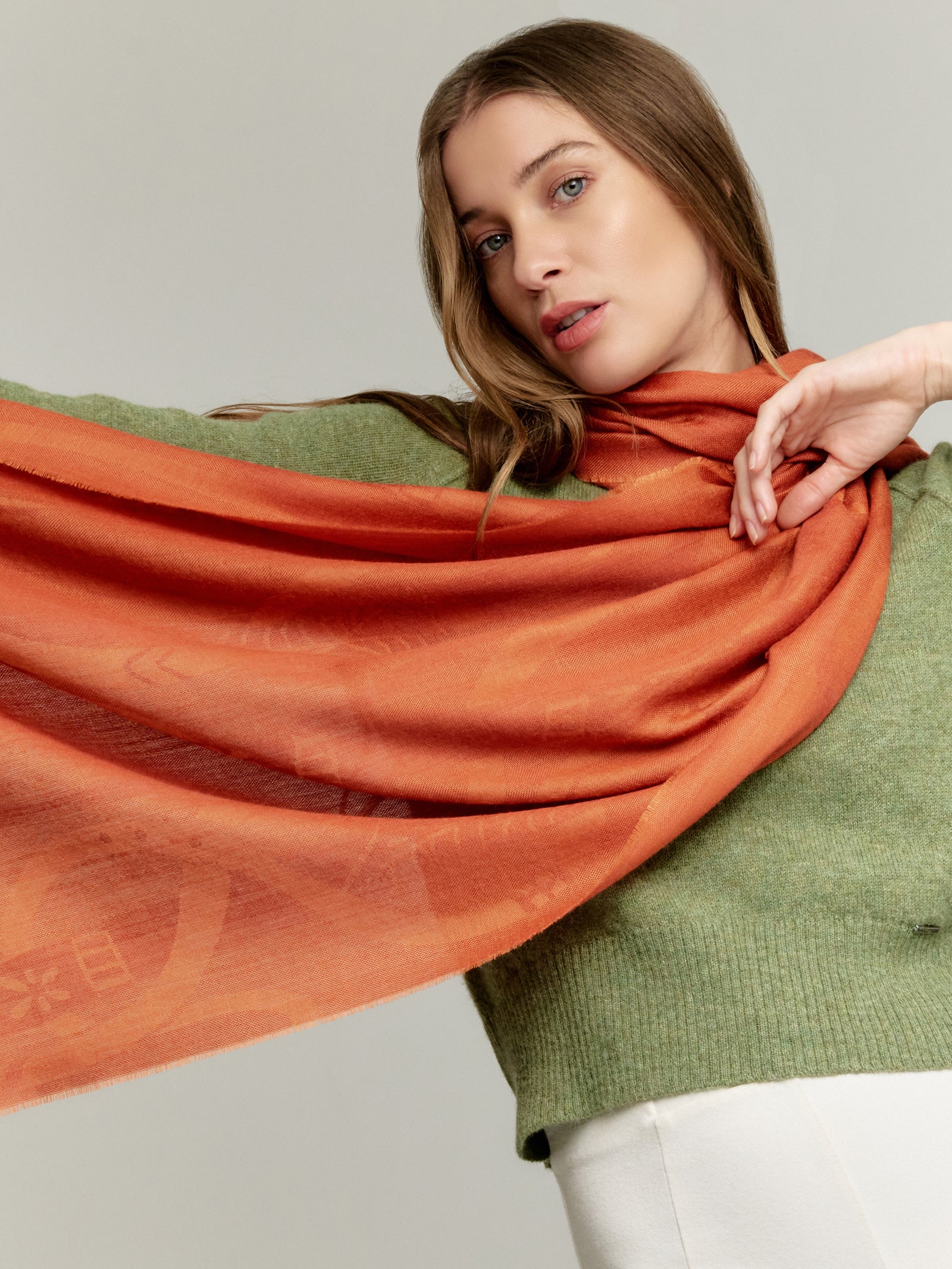 Yulene Shawl Baby Alpaca Color Orange