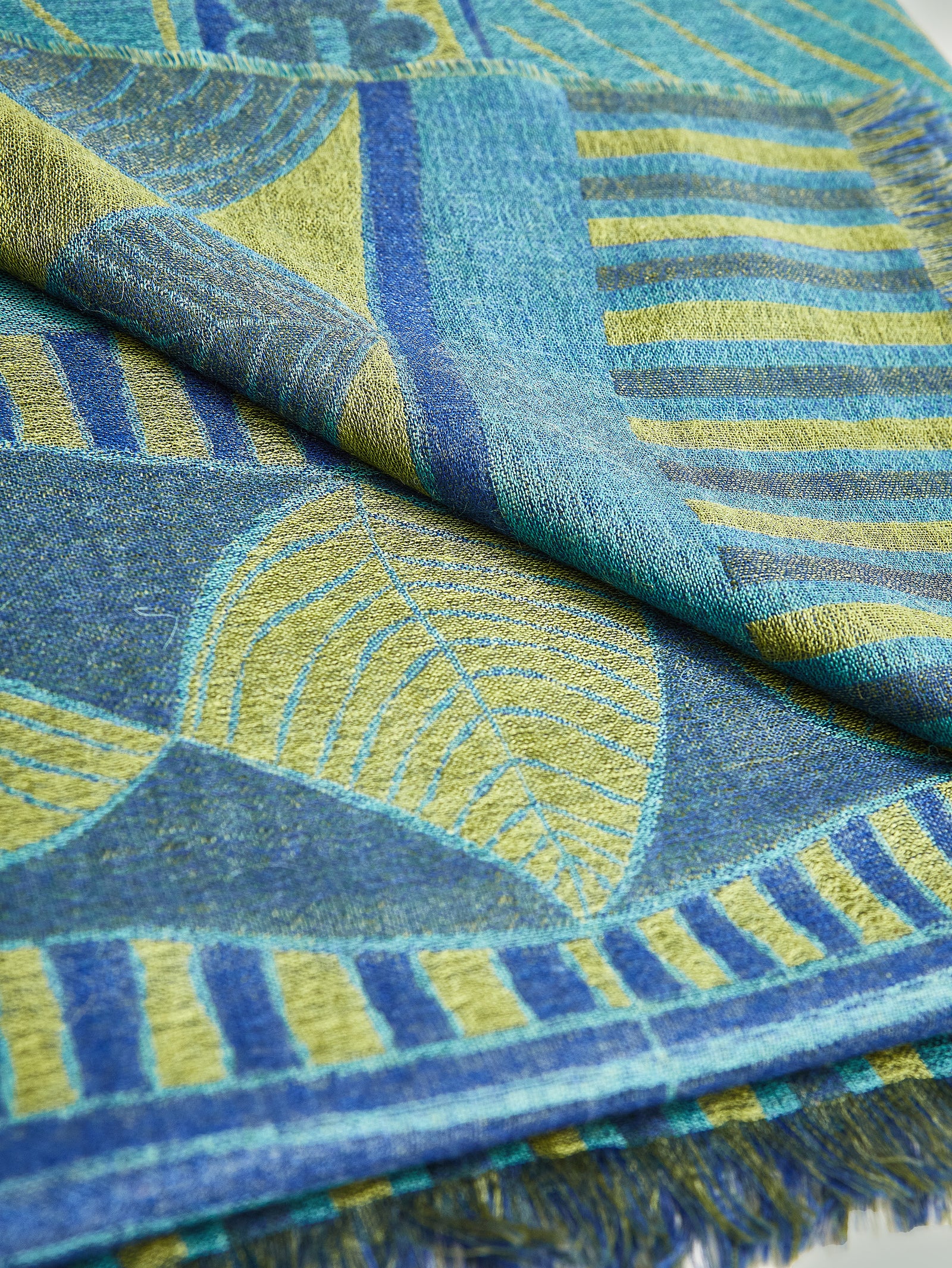 Ysiel Shawl Baby Alpaca Color Blue