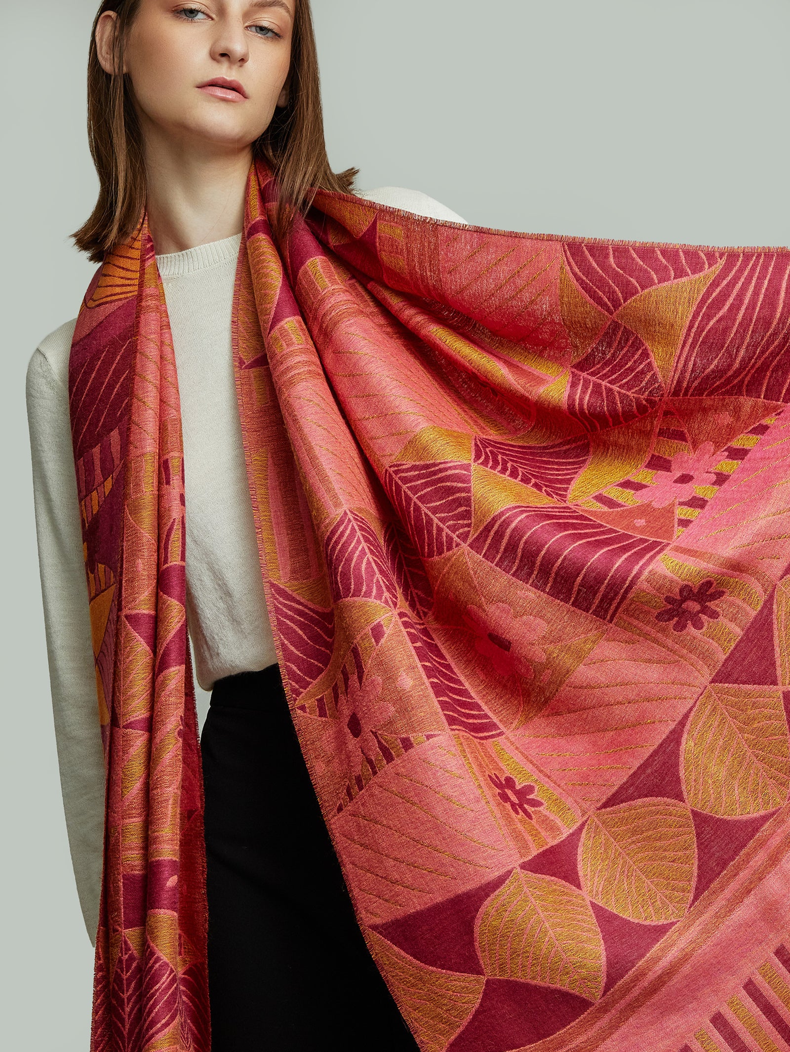 Ysiel Shawl Baby Alpaca Color Fuchsia